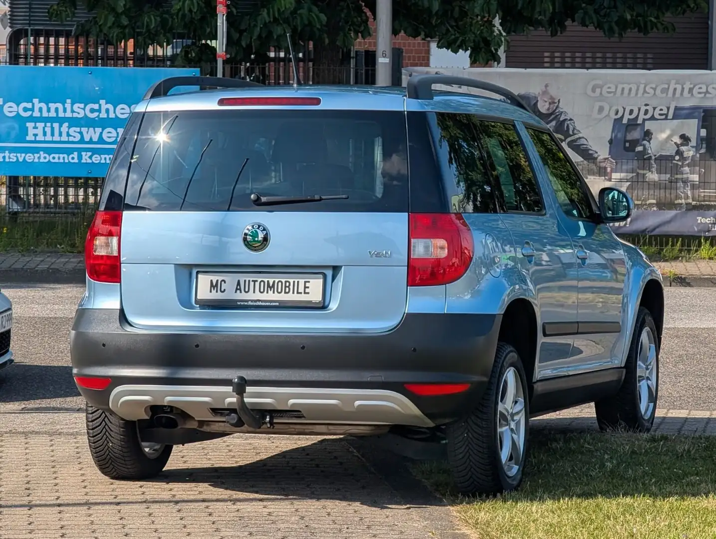 Skoda Yeti Active Plus Edition*AUTOMATIK*KLIMA*1-HAND Blau - 2