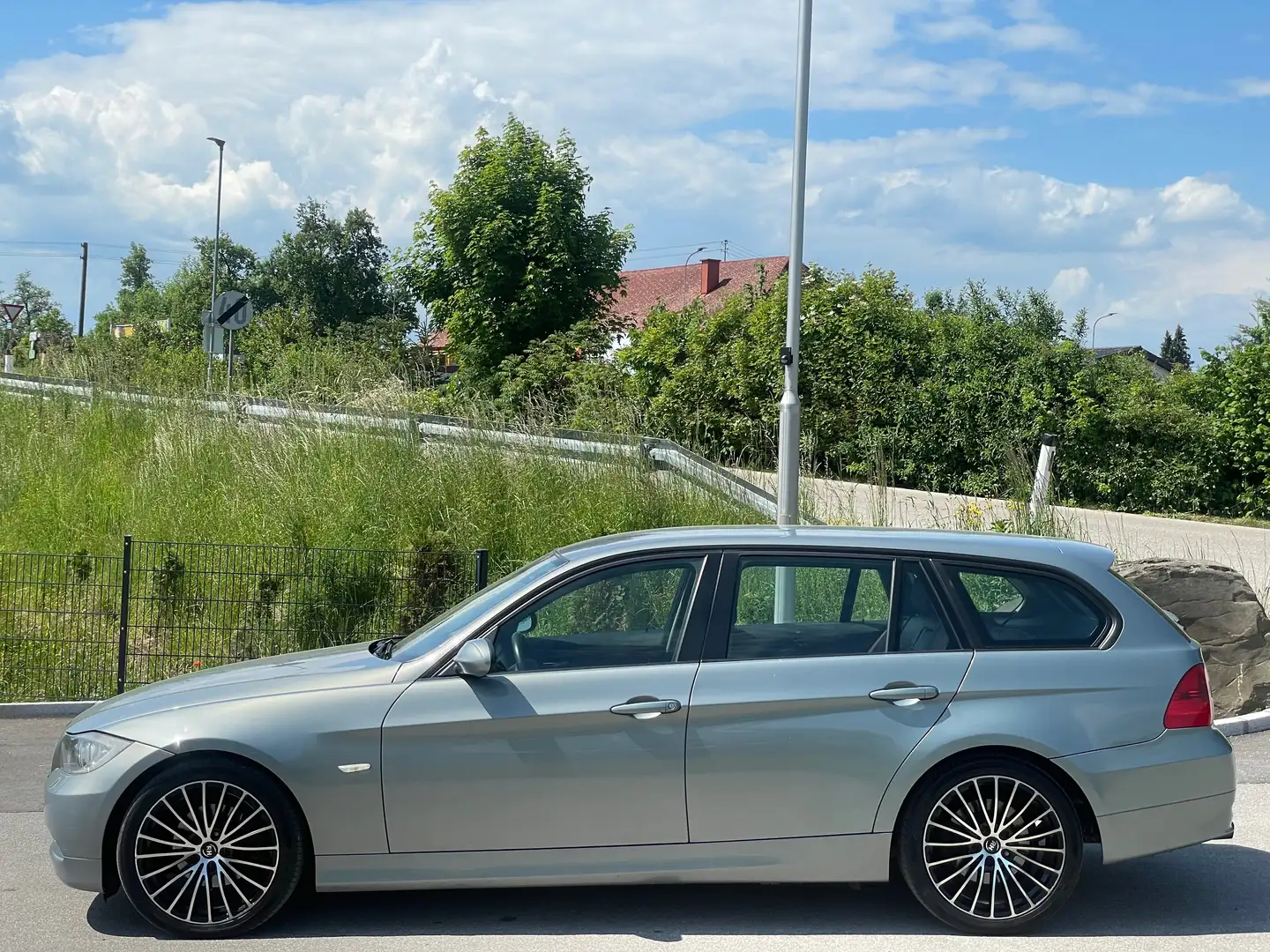 BMW 320 d E91*Xenon*Leder*Klima*PDC*Kredit*Gepflegt*Sport Blau - 2