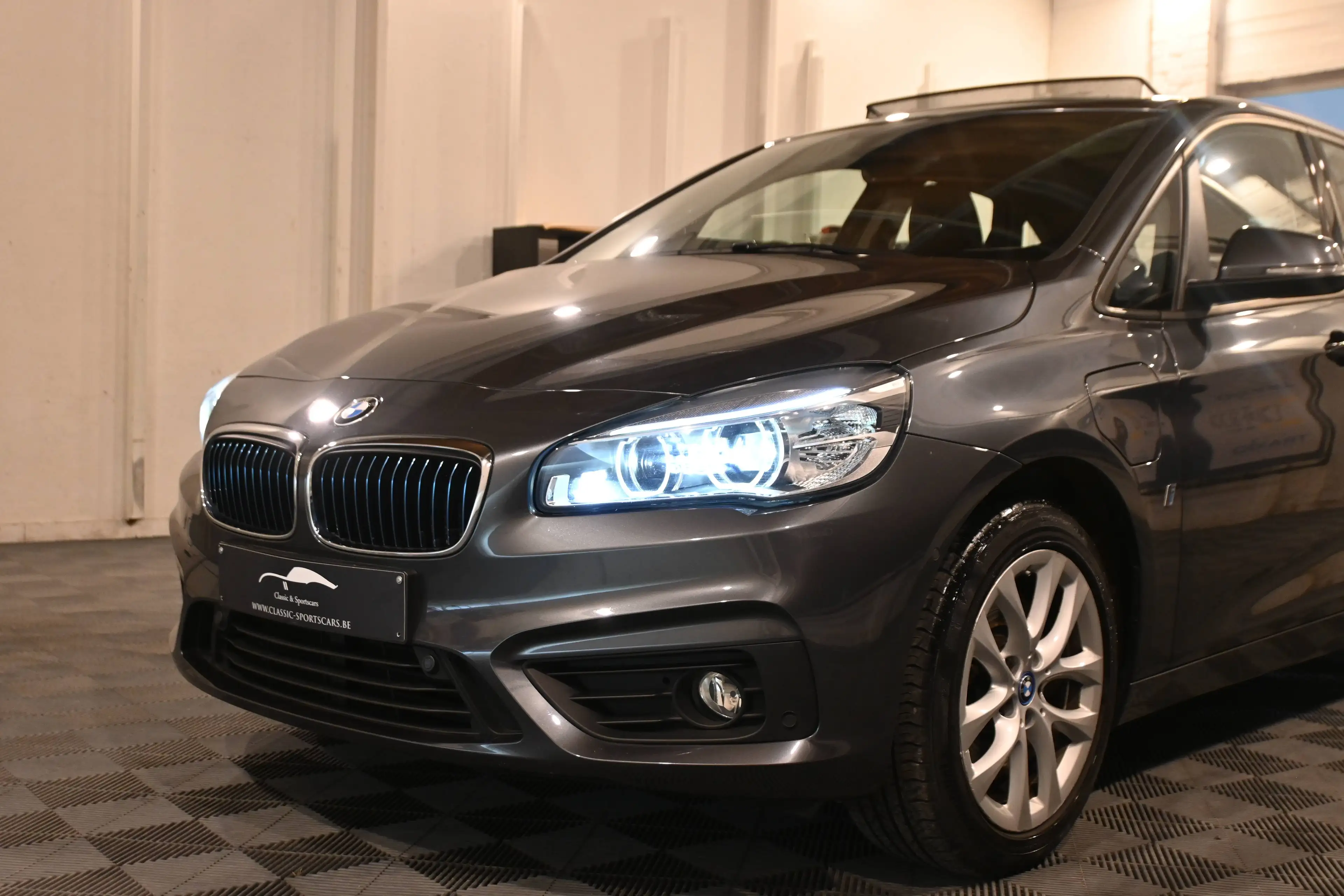 BMW 225 225XEA Active Tourer PHEV /  TOIT PANO / CUIR / GPS NAVIGATION / PDC !! — photo 5