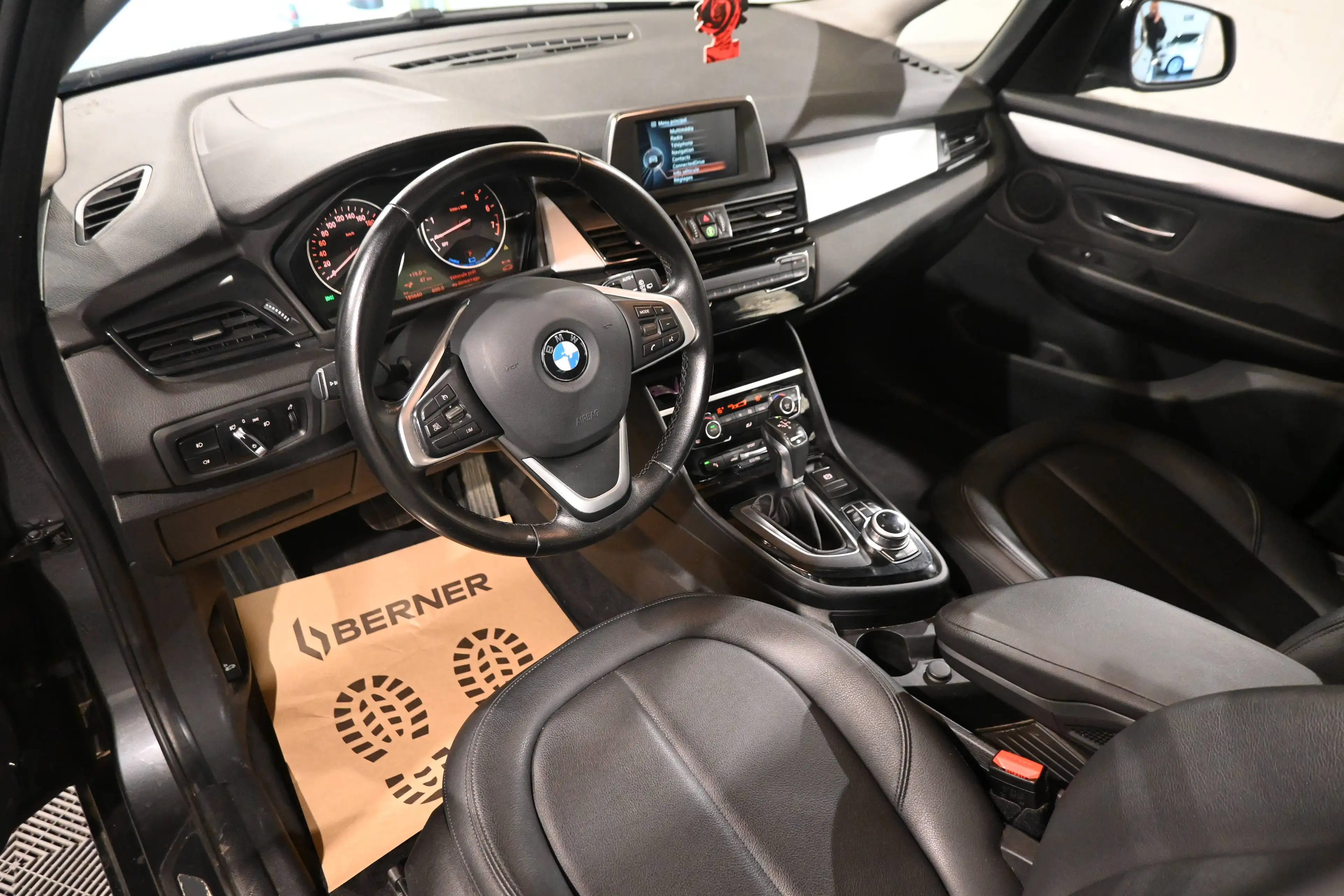 BMW 225 225XEA Active Tourer PHEV /  TOIT PANO / CUIR / GPS NAVIGATION / PDC !! — photo 12