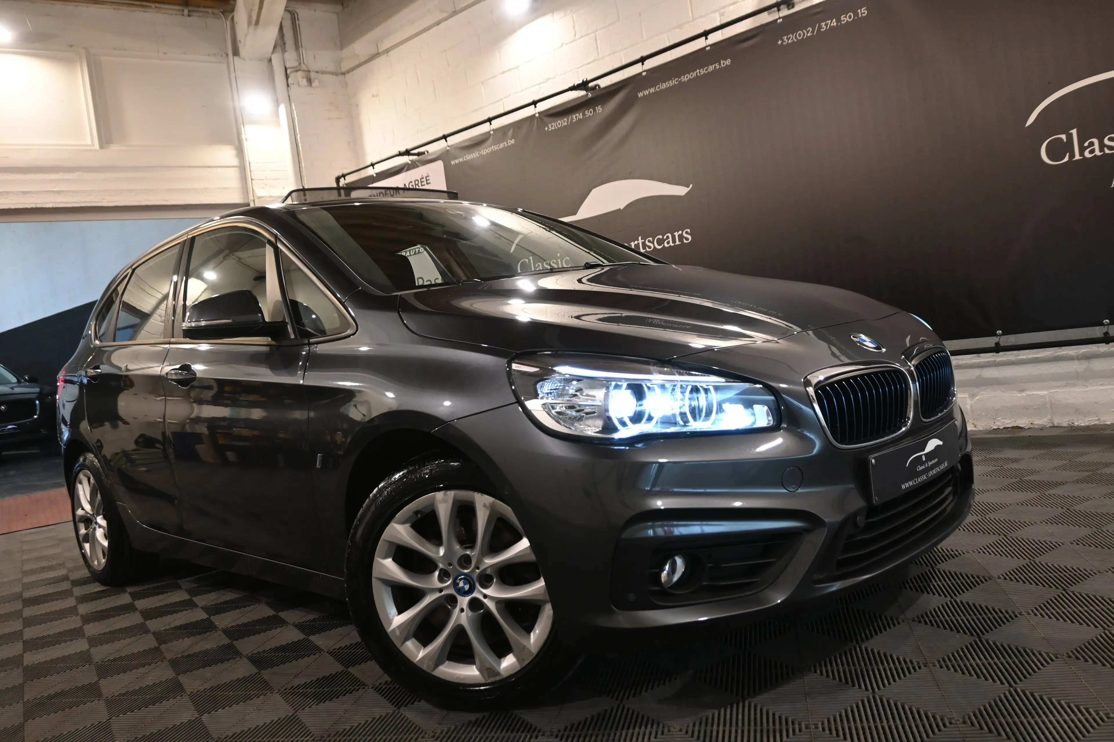 BMW 225 225XEA Active Tourer PHEV /  TOIT PANO / CUIR / GPS NAVIGATION / PDC !! — photo 2