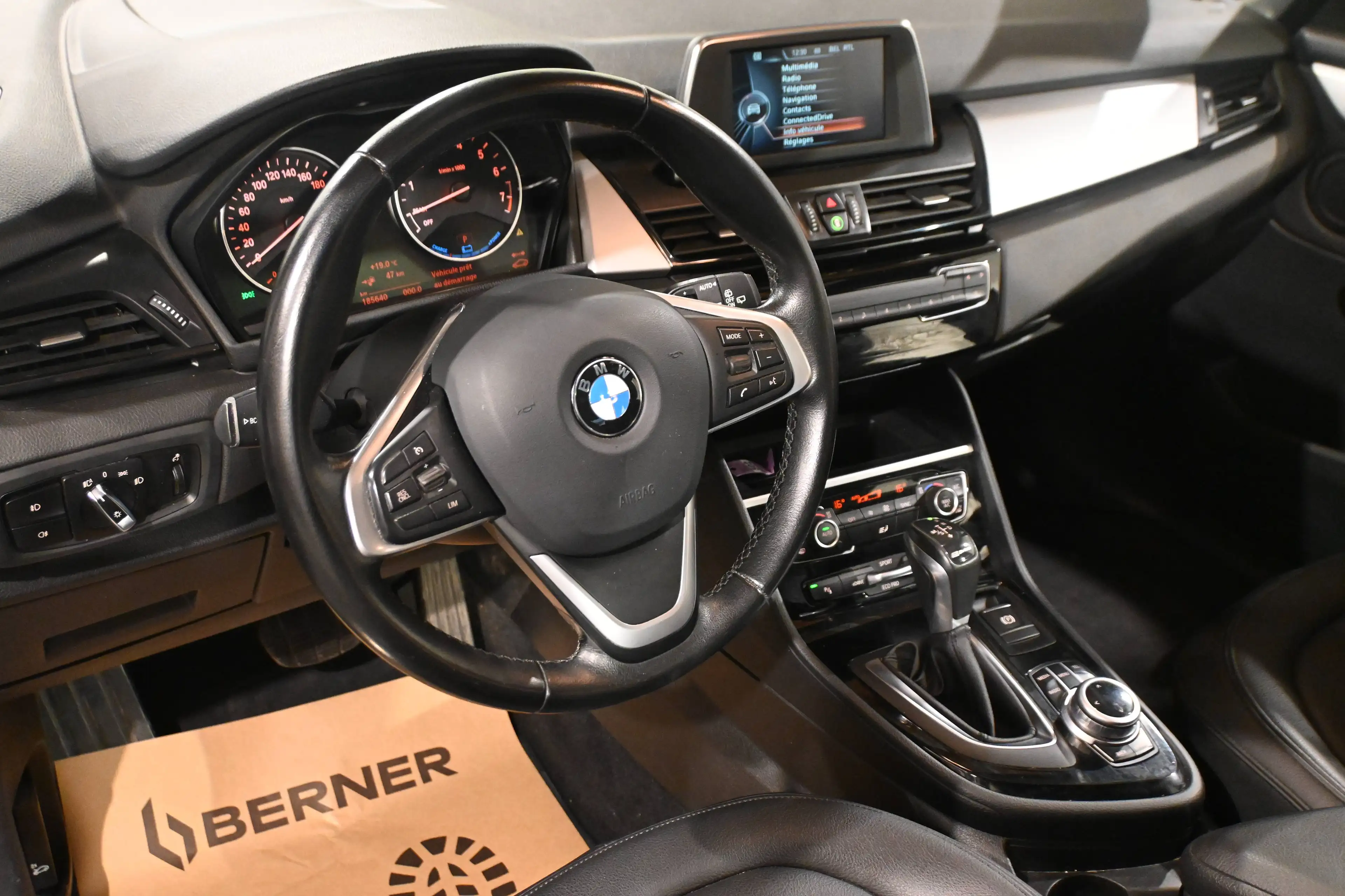 BMW 225 225XEA Active Tourer PHEV /  TOIT PANO / CUIR / GPS NAVIGATION / PDC !! — photo 13