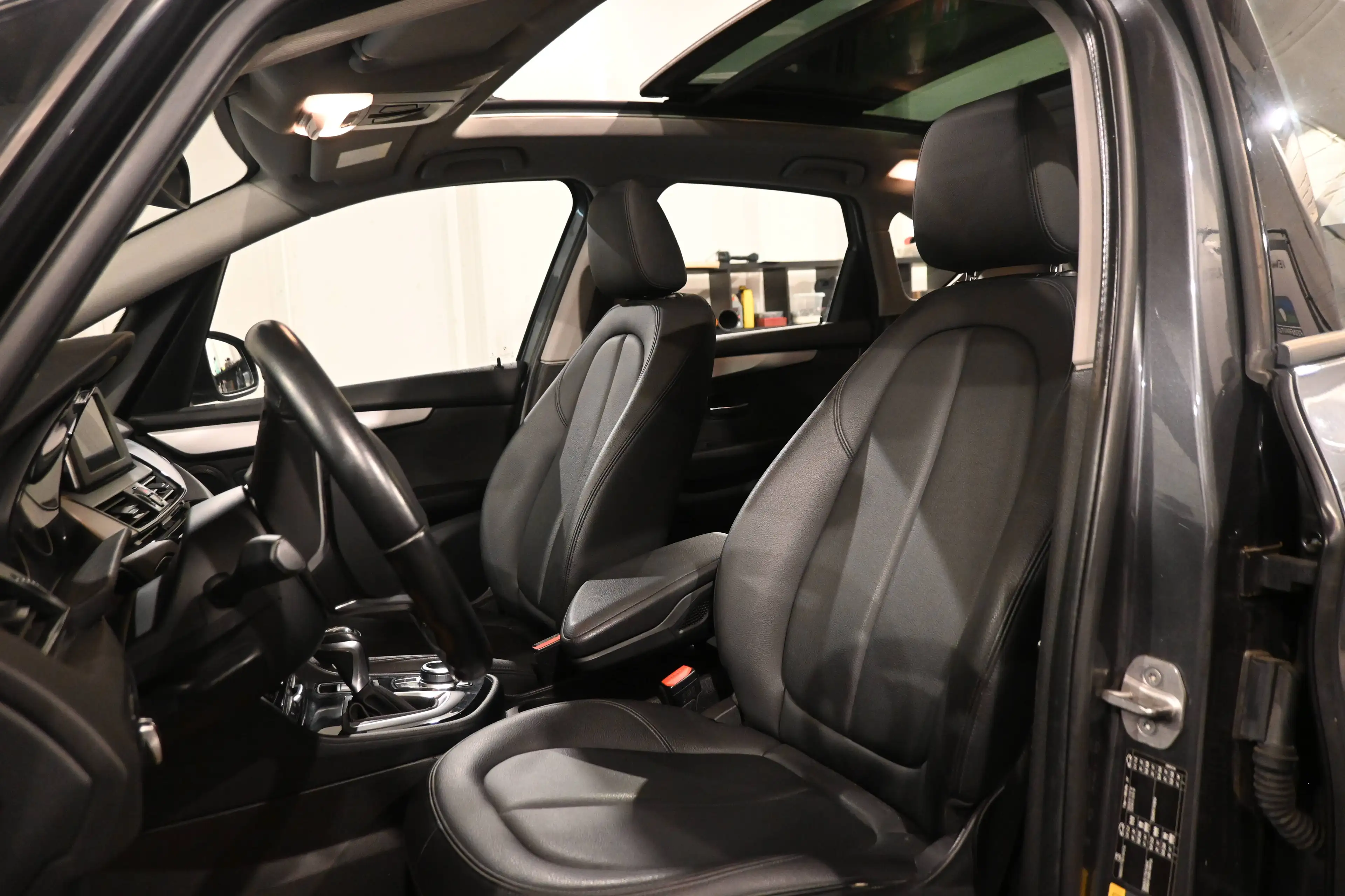BMW 225 225XEA Active Tourer PHEV /  TOIT PANO / CUIR / GPS NAVIGATION / PDC !! — photo 10