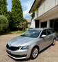 Skoda Octavia Wagon 2.0 tdi Executive 150cv dsg Plateado - thumbnail 3