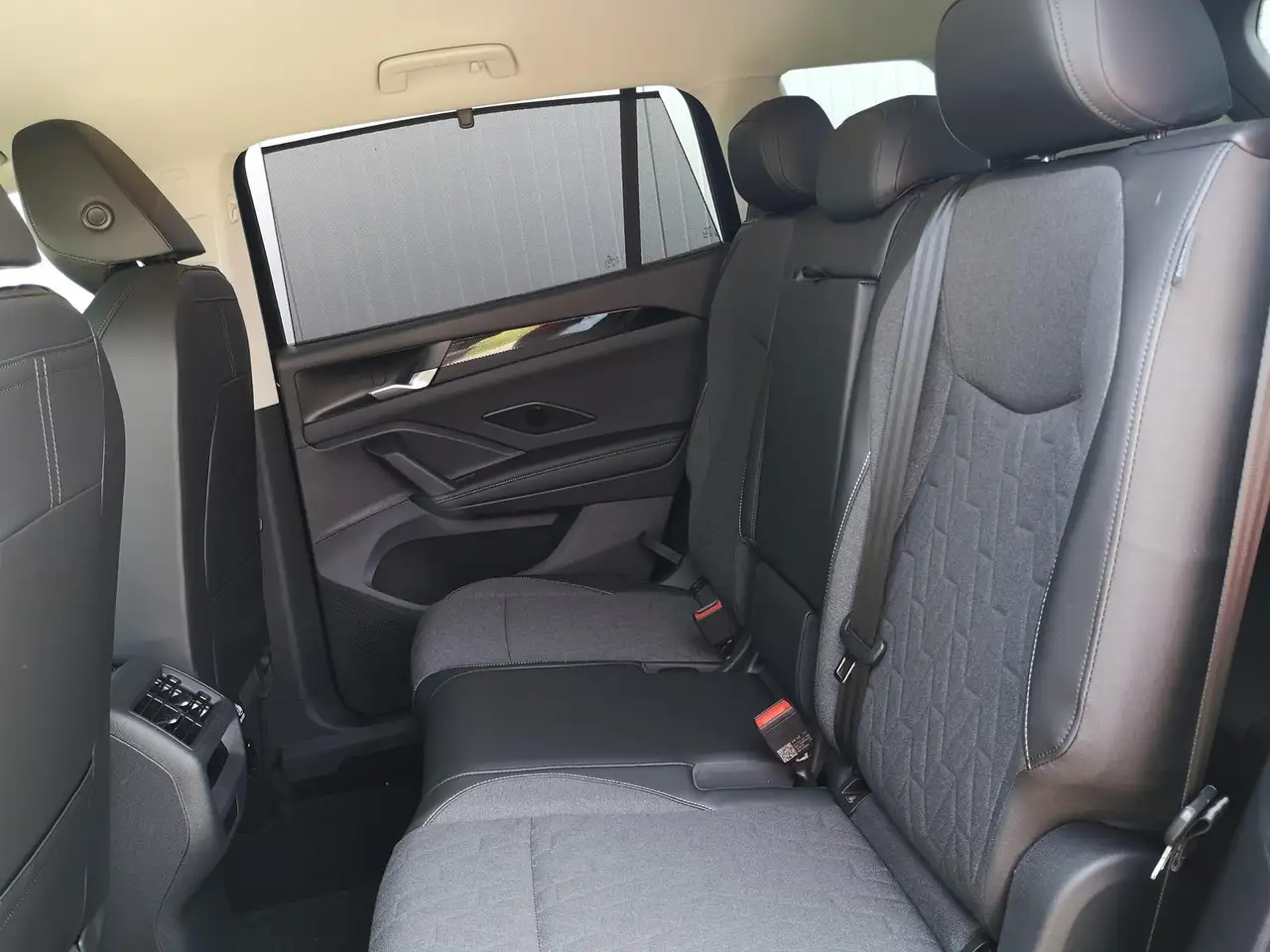 Volkswagen Tayron 1.5 eTSI Life LED Plus 7 Sitzer el. Hk, Kamera 8