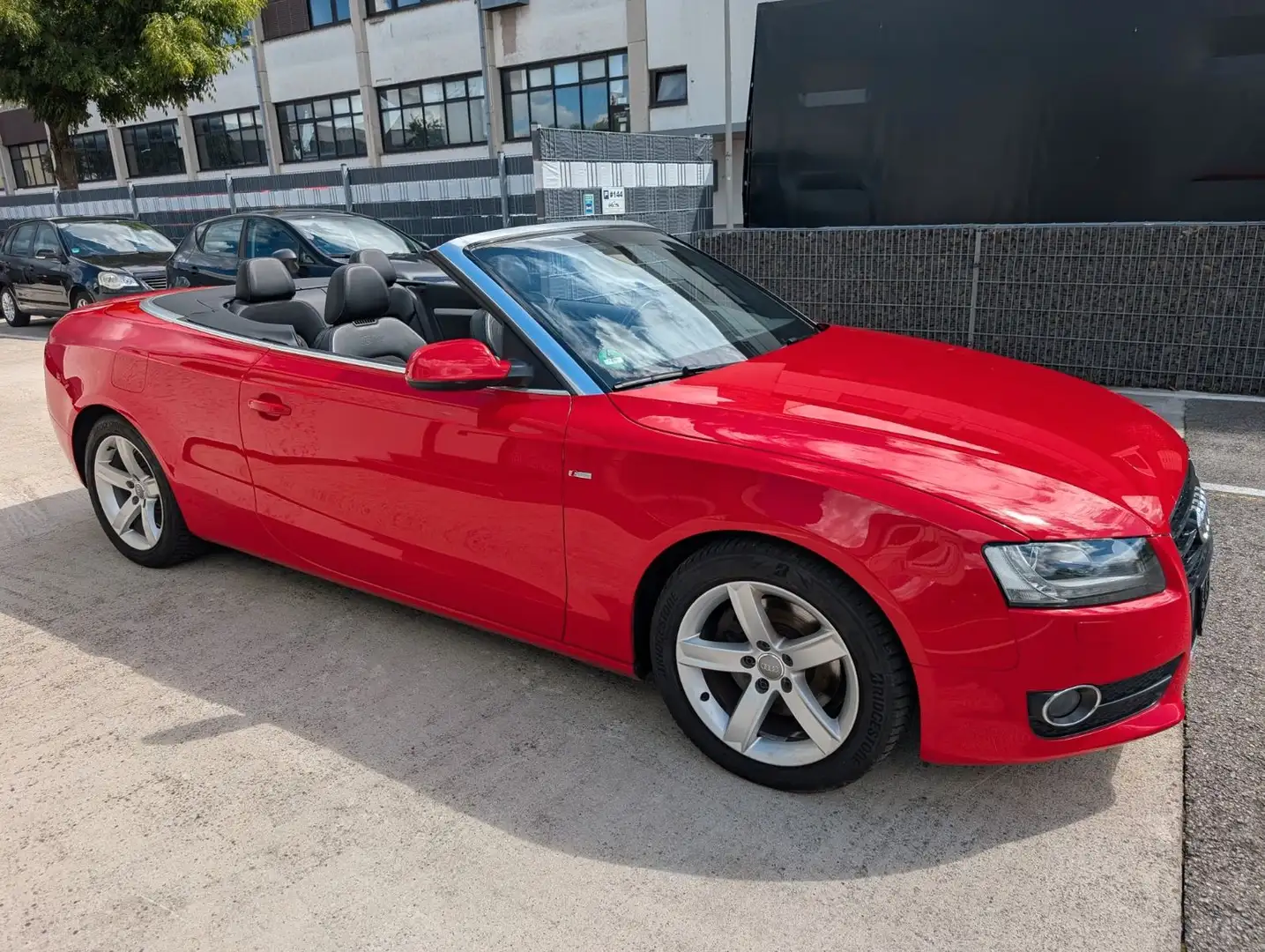 Audi A5 Cabriolet 2.0 TFSI  S-Line Automatik Rouge - 1