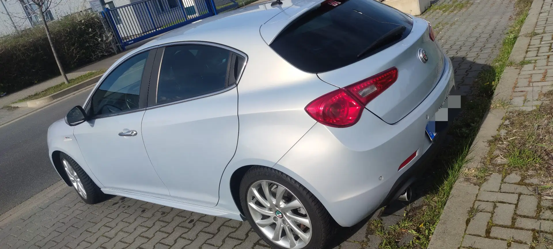 Alfa Romeo Giulietta Turismo Bianco Lunare TÜV neu - 1