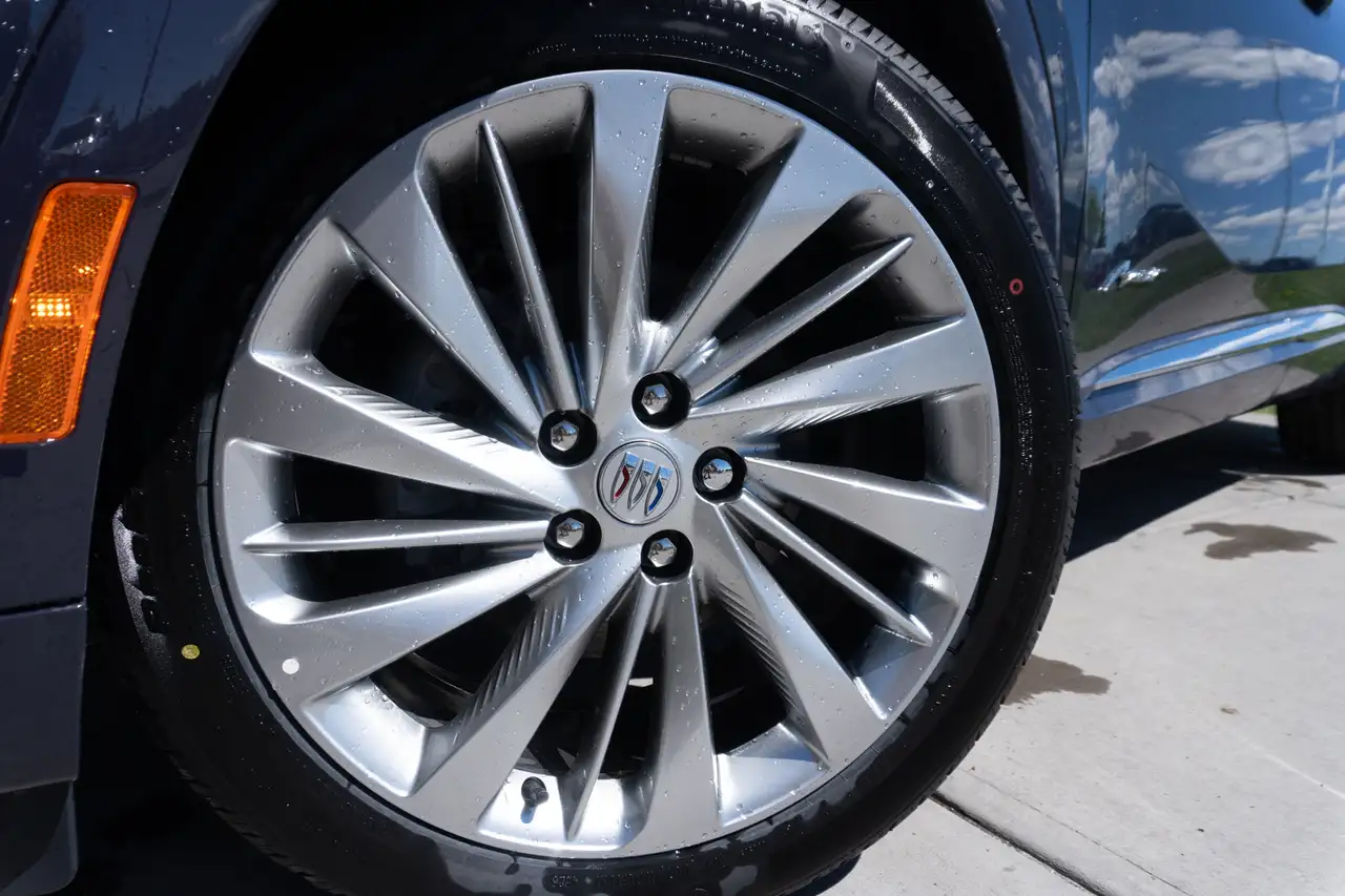 Buick Envision снимка Buick Envision