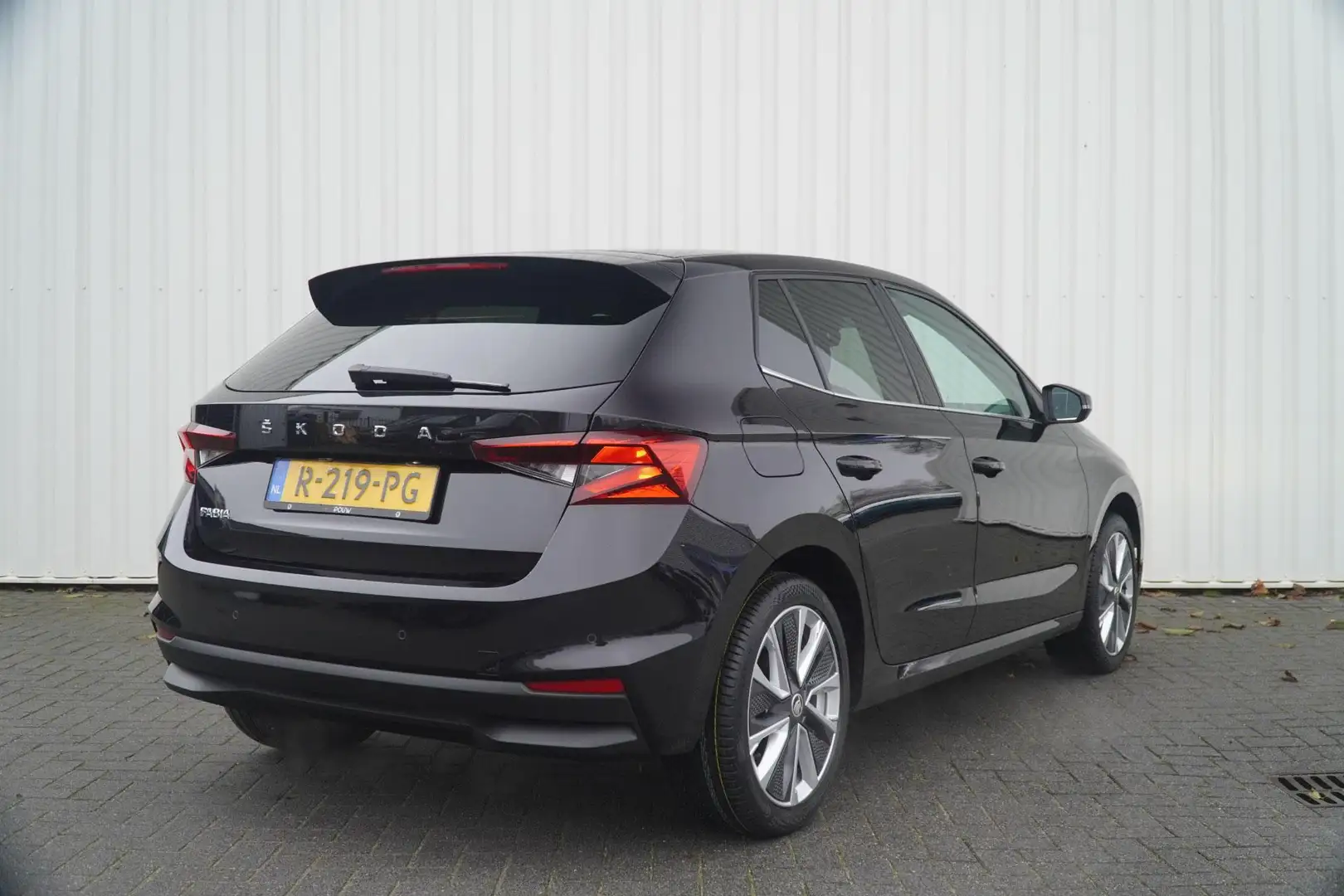 Skoda Fabia 1.0 TSI 95pk Business Edition | Panoramadak | Appl Noir - 2