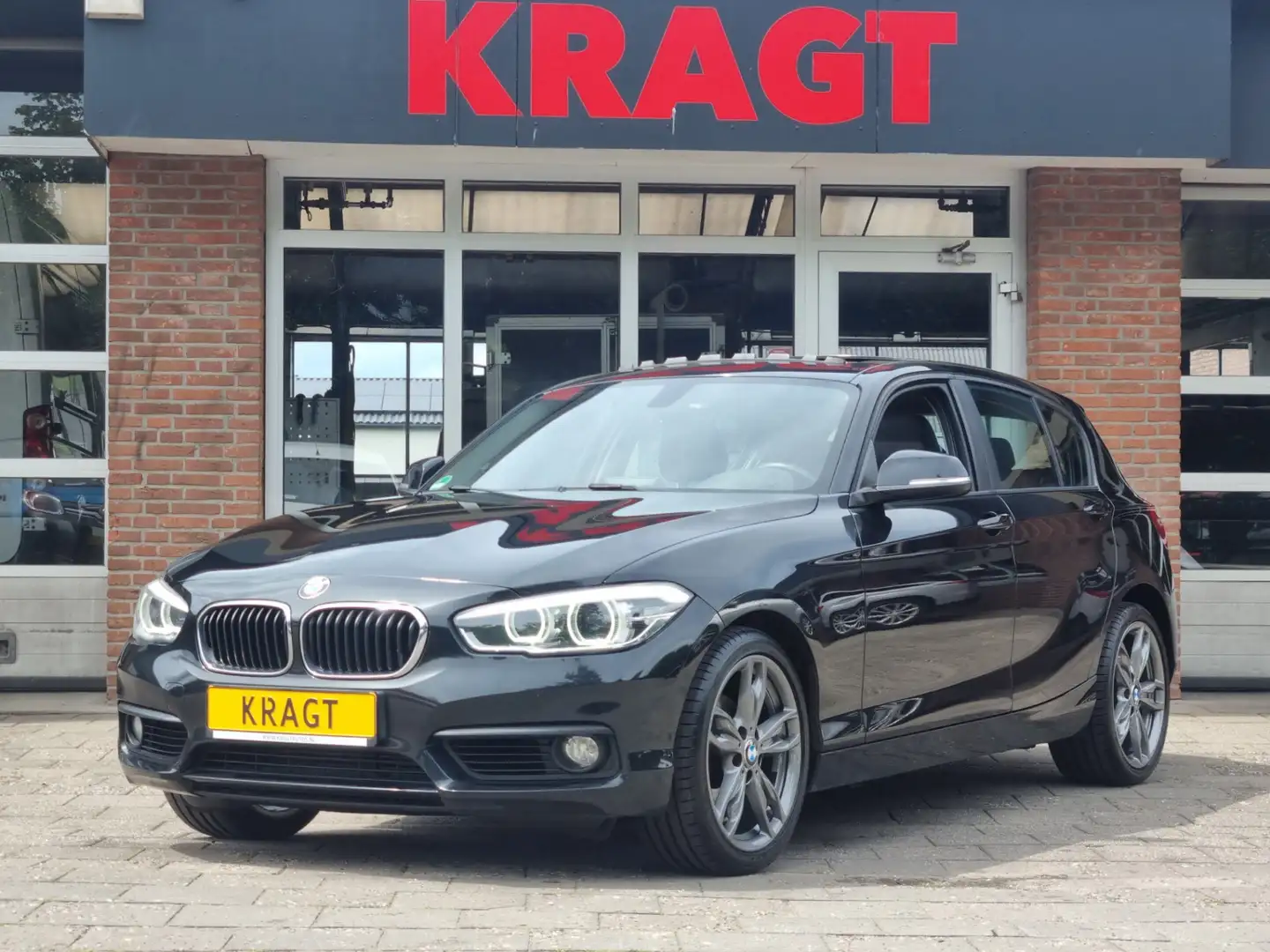 BMW 120 1-serie Advantage 120i 177 pk AUTOMAAT - Schuifkan Zwart - 1