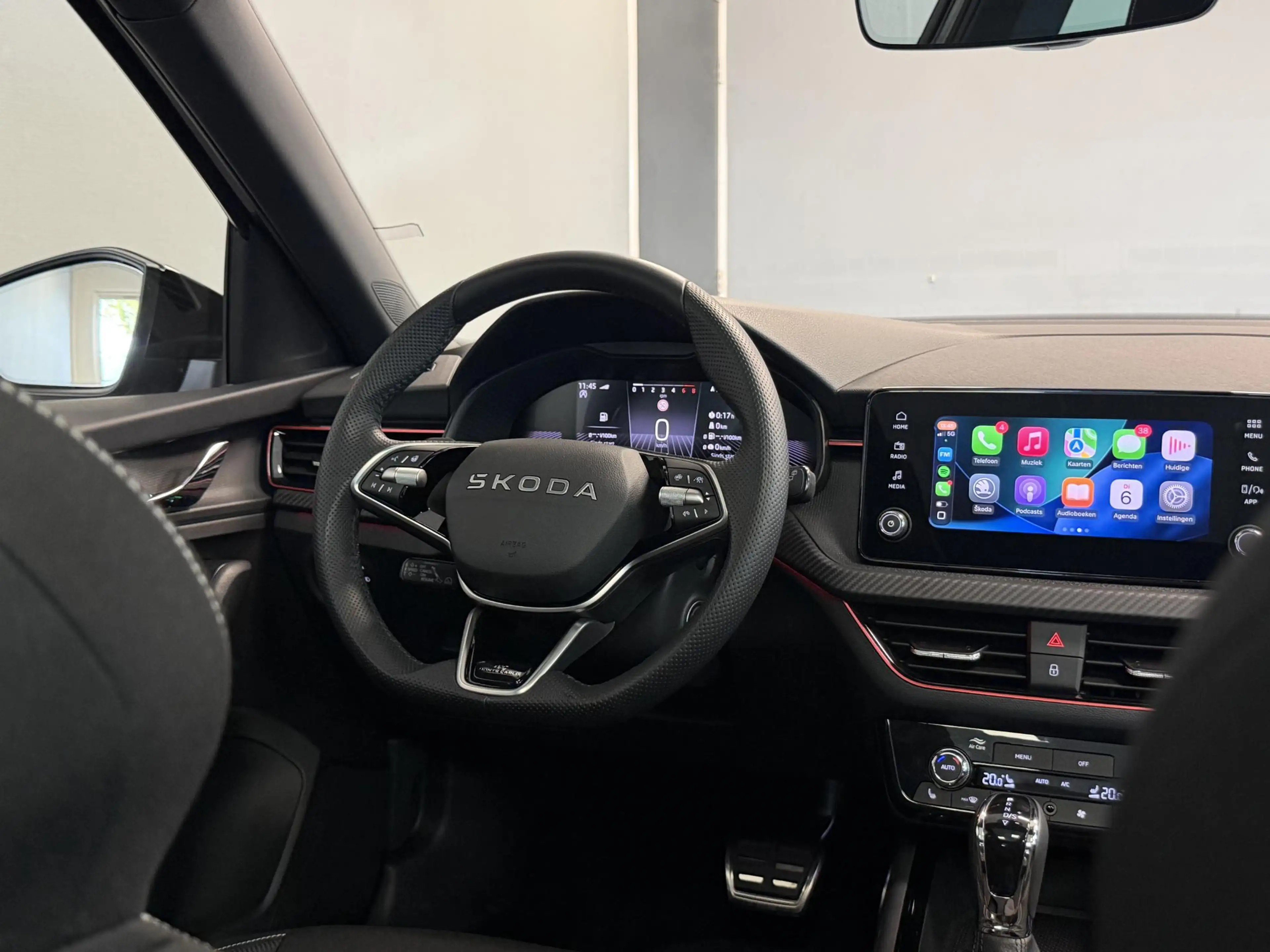 Skoda Kamiq 1.0 TSI Monte Carlo | Adaptive cruise | Panoramada — photo 10
