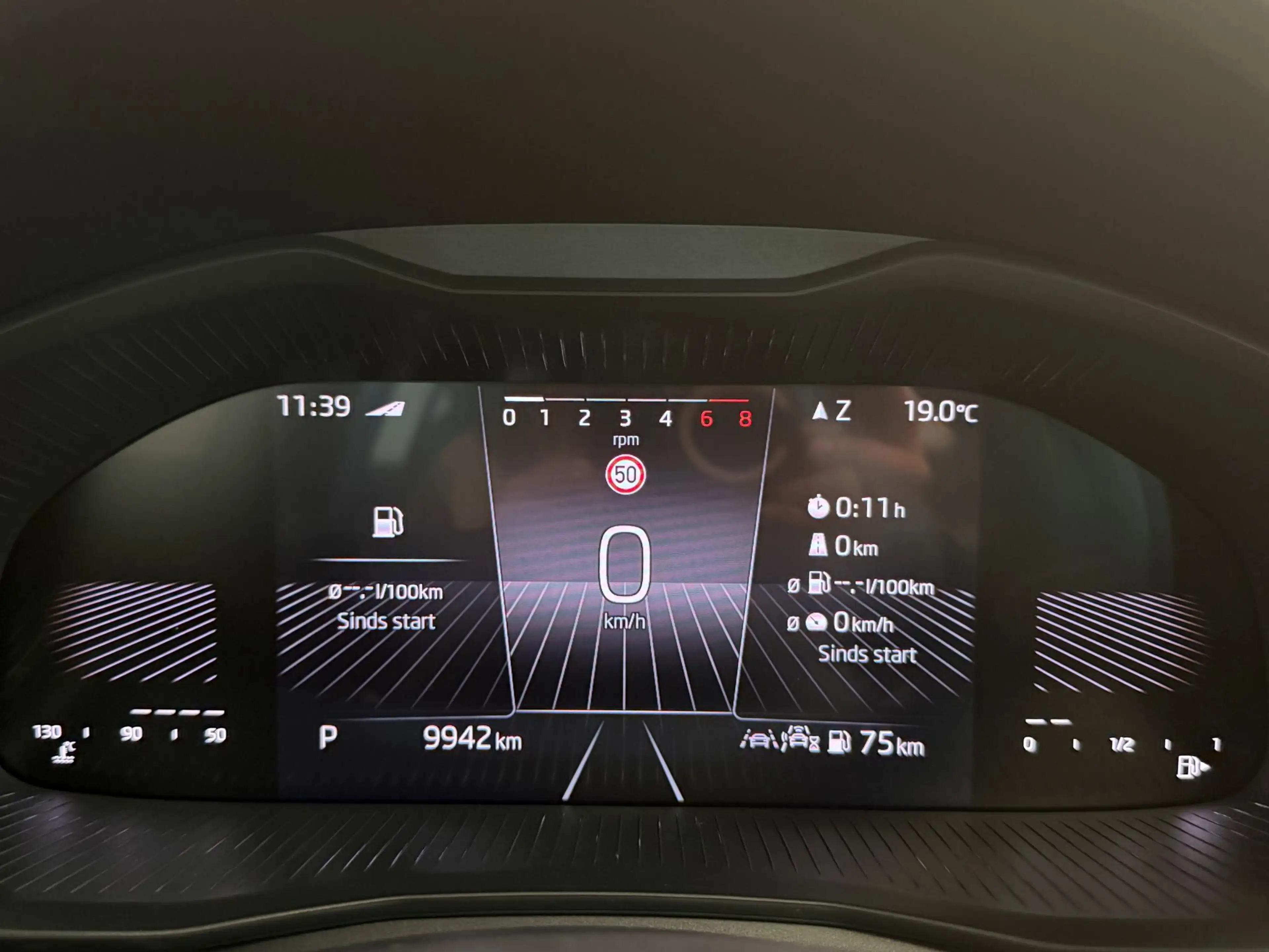 Skoda Kamiq 1.0 TSI Monte Carlo | Adaptive cruise | Panoramada — photo 12