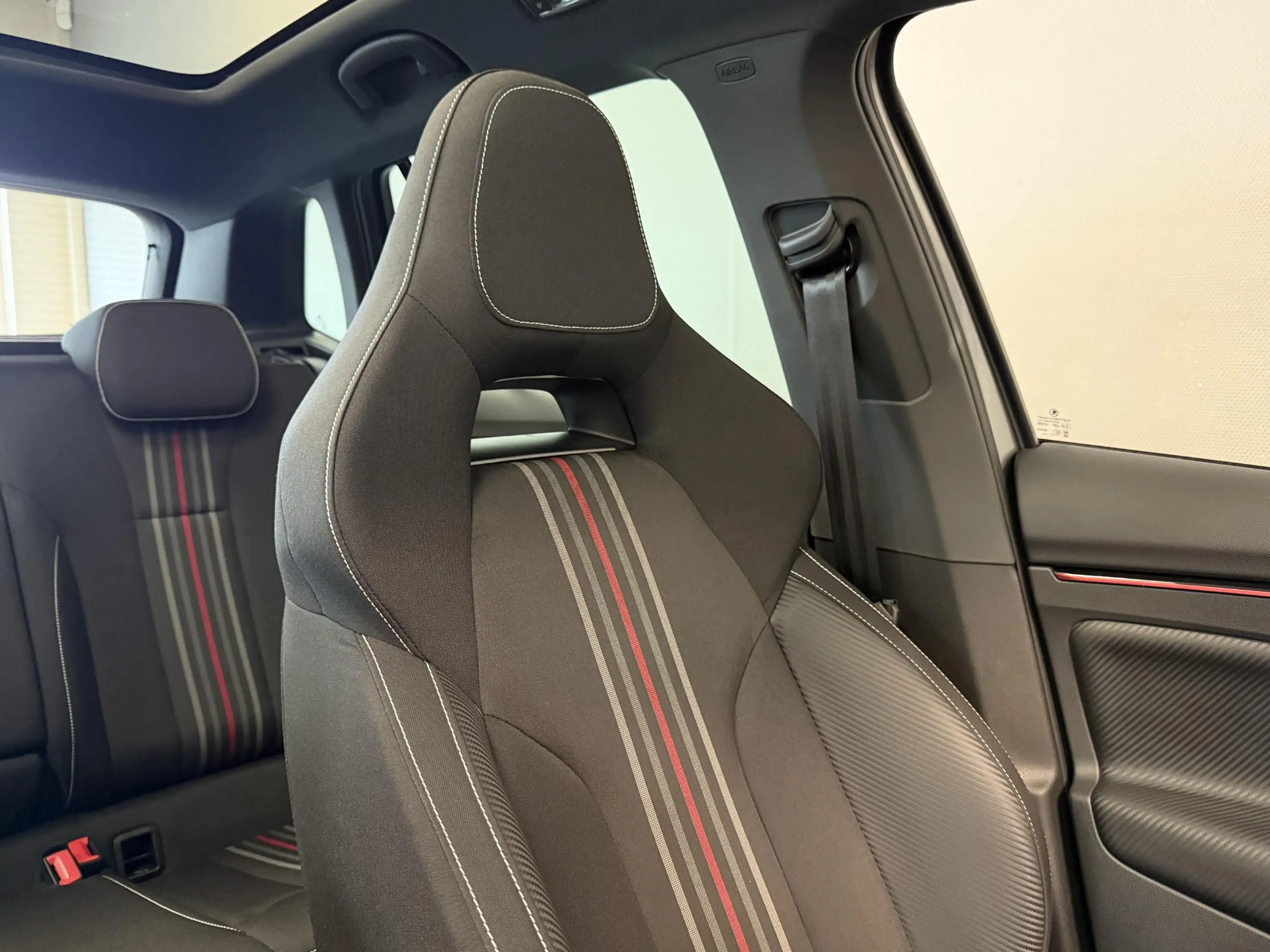 Skoda Kamiq 1.0 TSI Monte Carlo | Adaptive cruise | Panoramada — photo 24