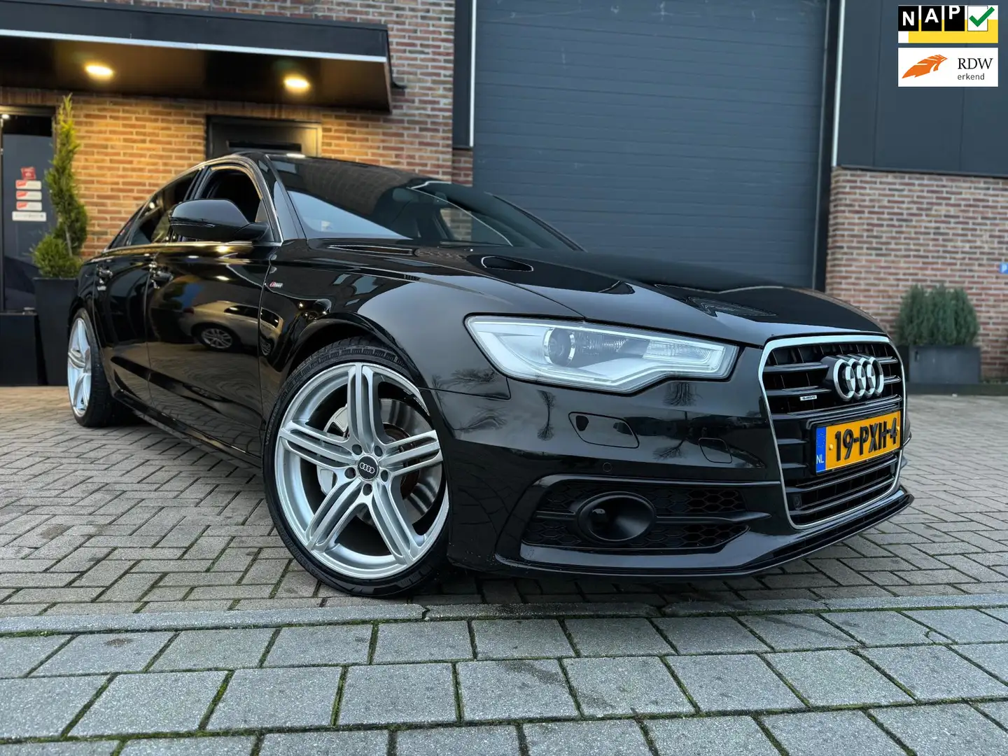 Audi A6 Limousine 3.0 TFSI V6 quattro S-Line Sport Edition Bruin - 1