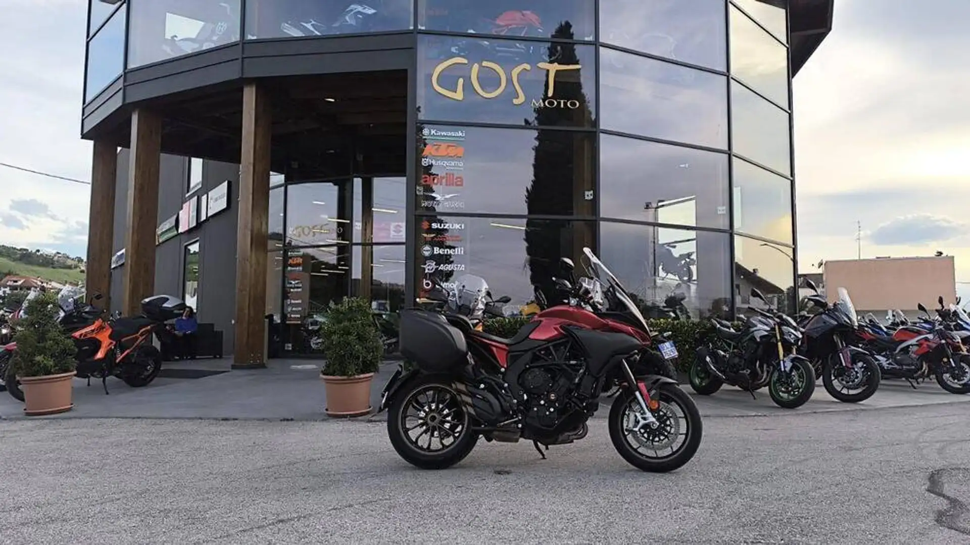 MV Agusta Turismo Veloce 800 - 1