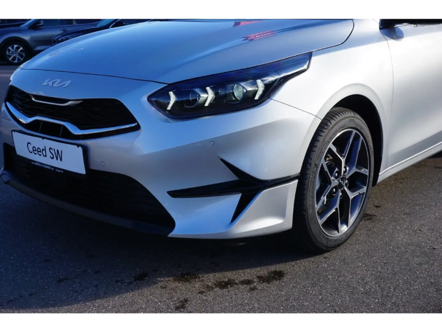 Kia Ceed SW / cee'd SW 1.5 T-GDI Spirit DCT7 Navi LED Technologie SHZ Argent - 2