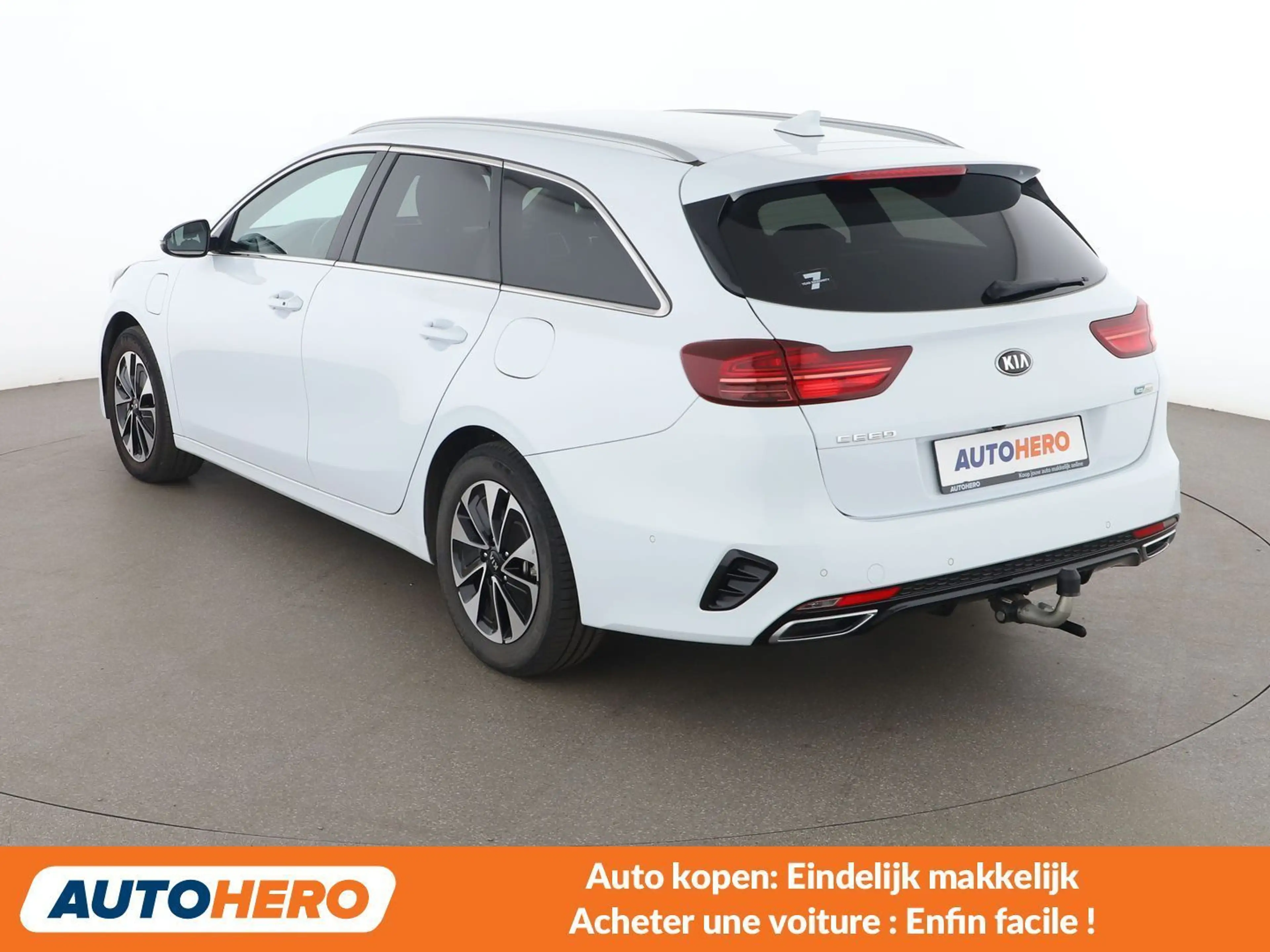 Kia Ceed / cee'd 1.6 Plug-in Hybrid Platinum Edition — photo 4