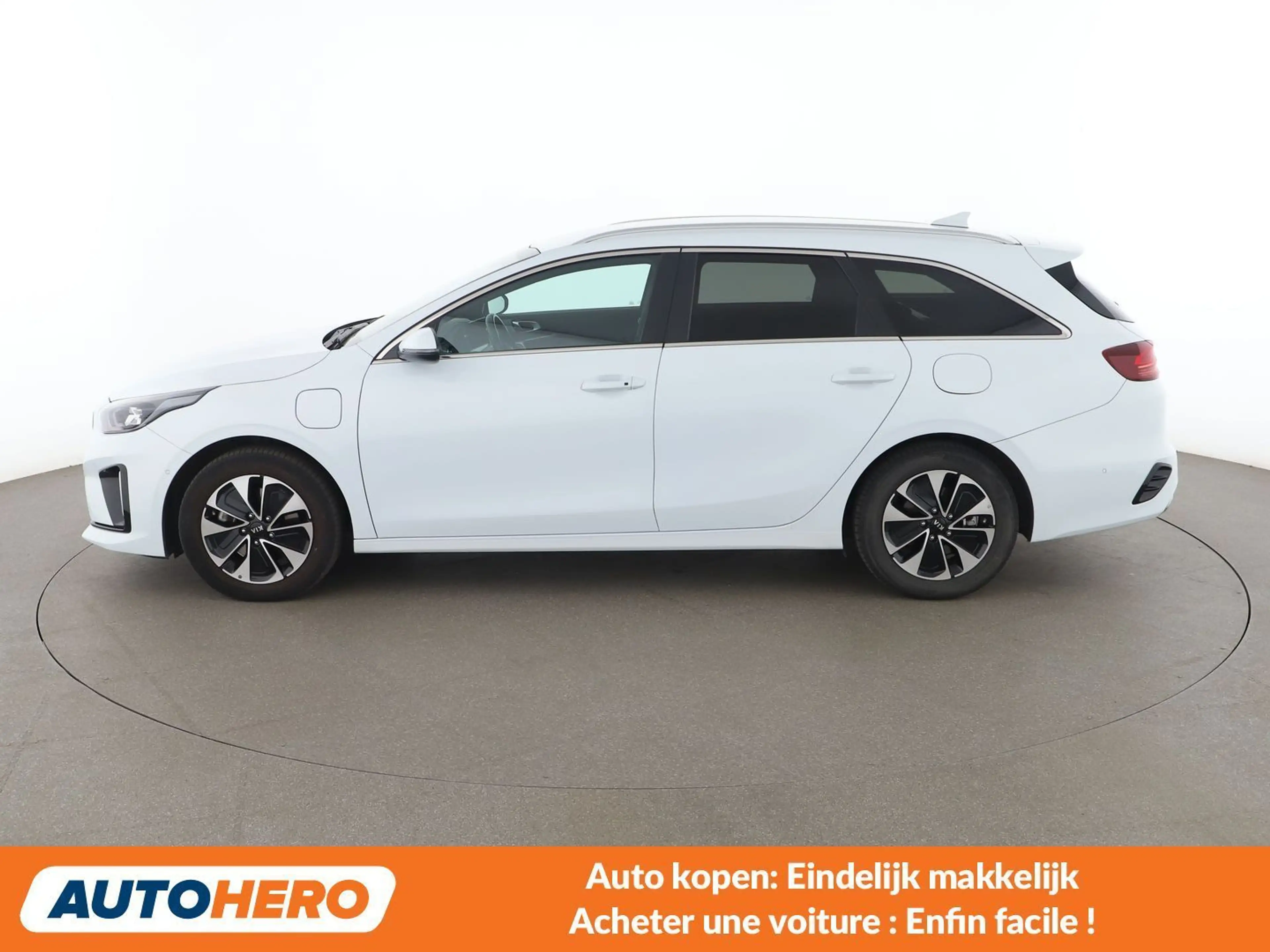 Kia Ceed / cee'd 1.6 Plug-in Hybrid Platinum Edition — photo 3