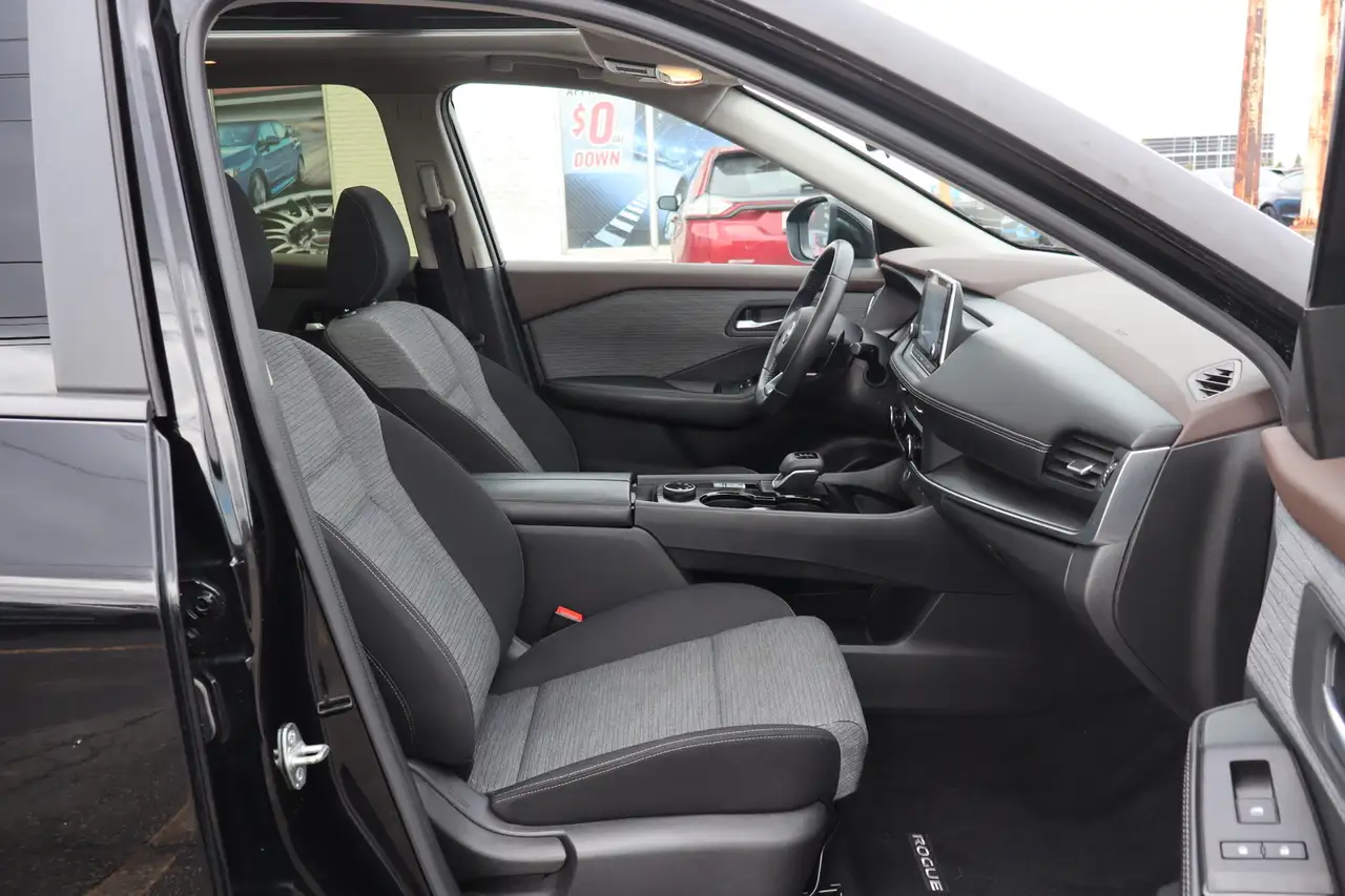 Nissan Rogue снимка Nissan Rogue