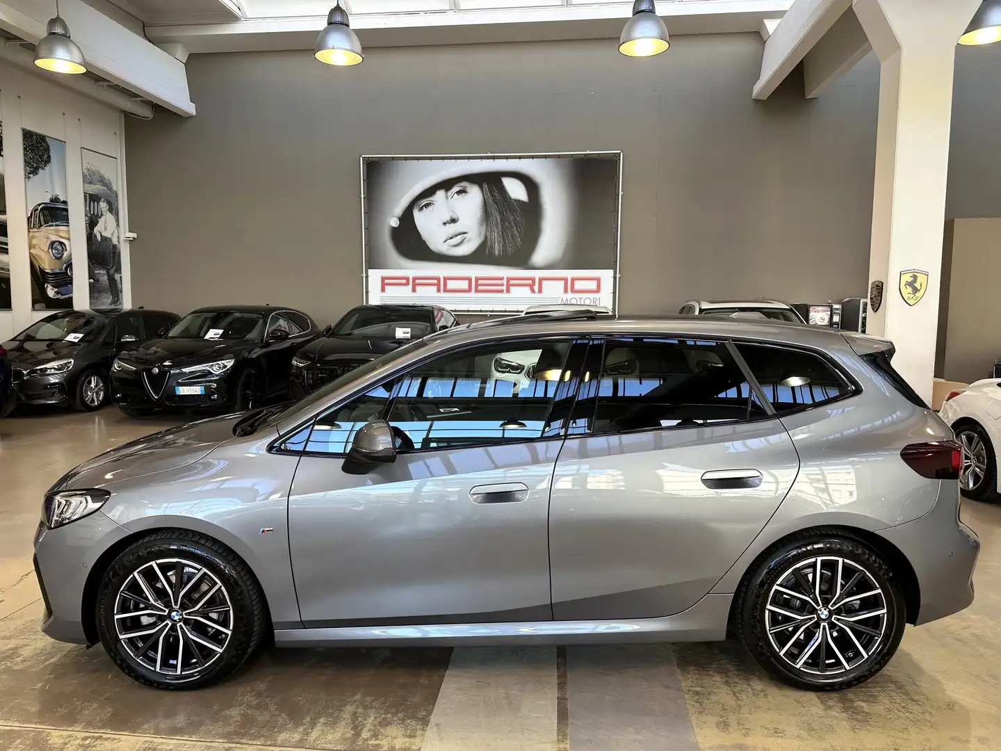 BMW 220 i Active Tourer mhev 48V Msport-18"-Tetto-FULL-IVA Grau - 2