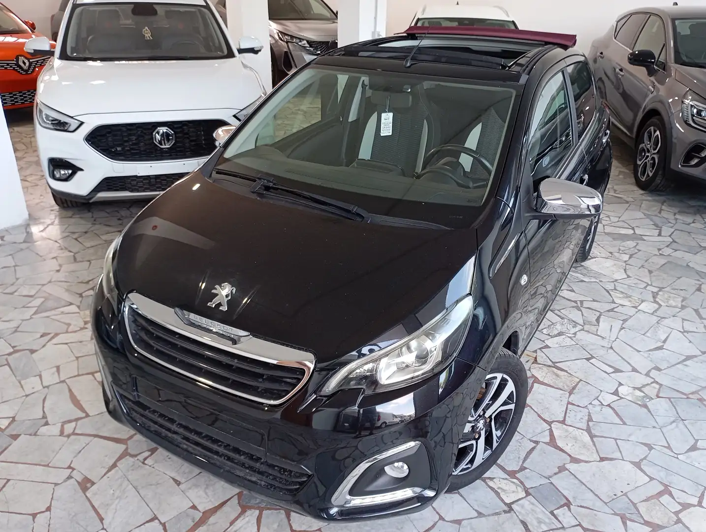 Peugeot 108 5P 1.2 PureTech 82CV Allure TOP! Nero - 1
