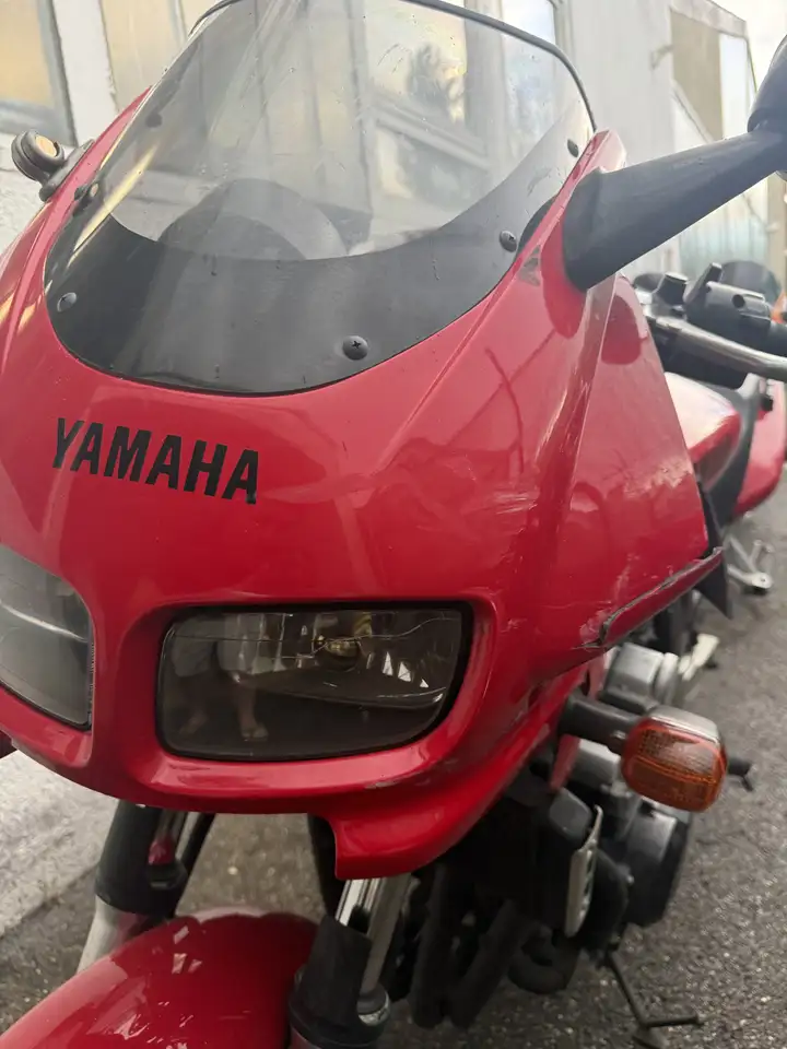 Yamaha FZS 600