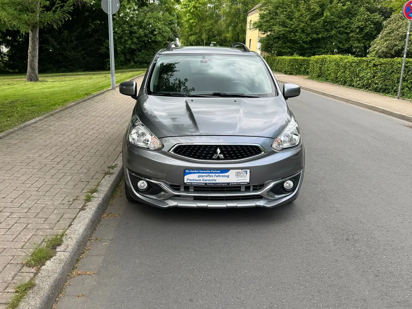 Mitsubishi Space Star Edition 100+. 2 HAND KM 84.508 Grau - 2
