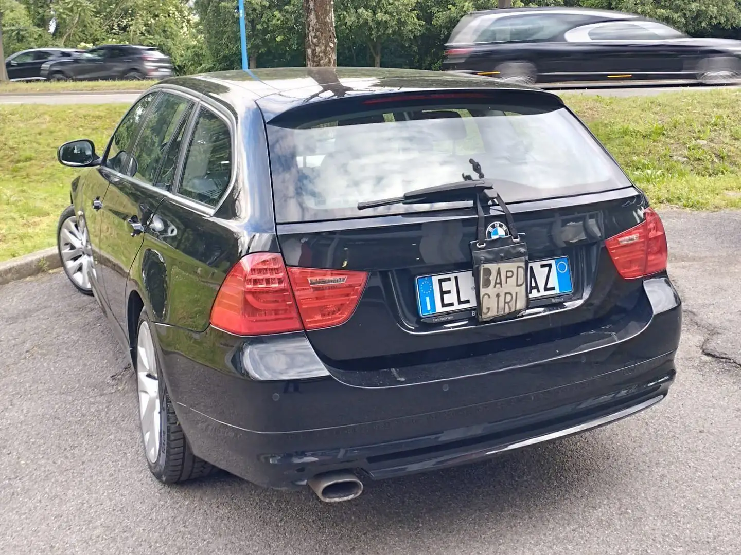 BMW 318 d Touring 2.0 143cv Zwart - 2