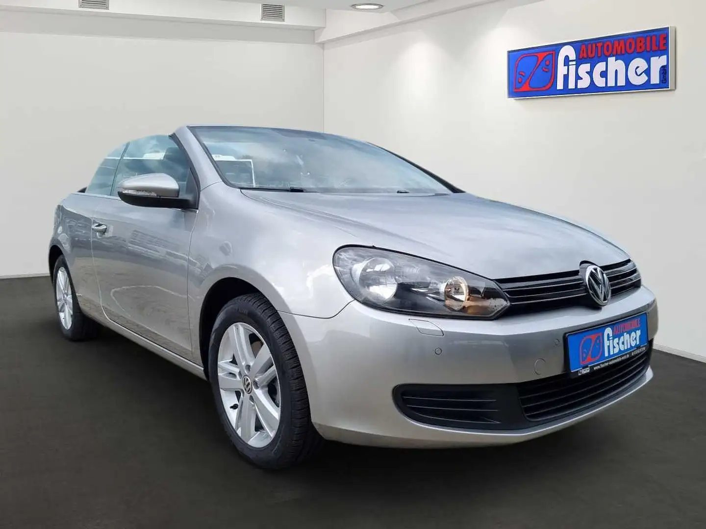 Volkswagen Golf Cabriolet 1.2 TSI BMT Navi 4Season Bluetooth Kette Neu Stříbrná - 2