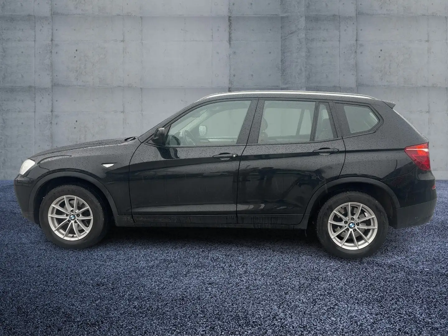BMW X3 xDrive20d Schwarz - 2