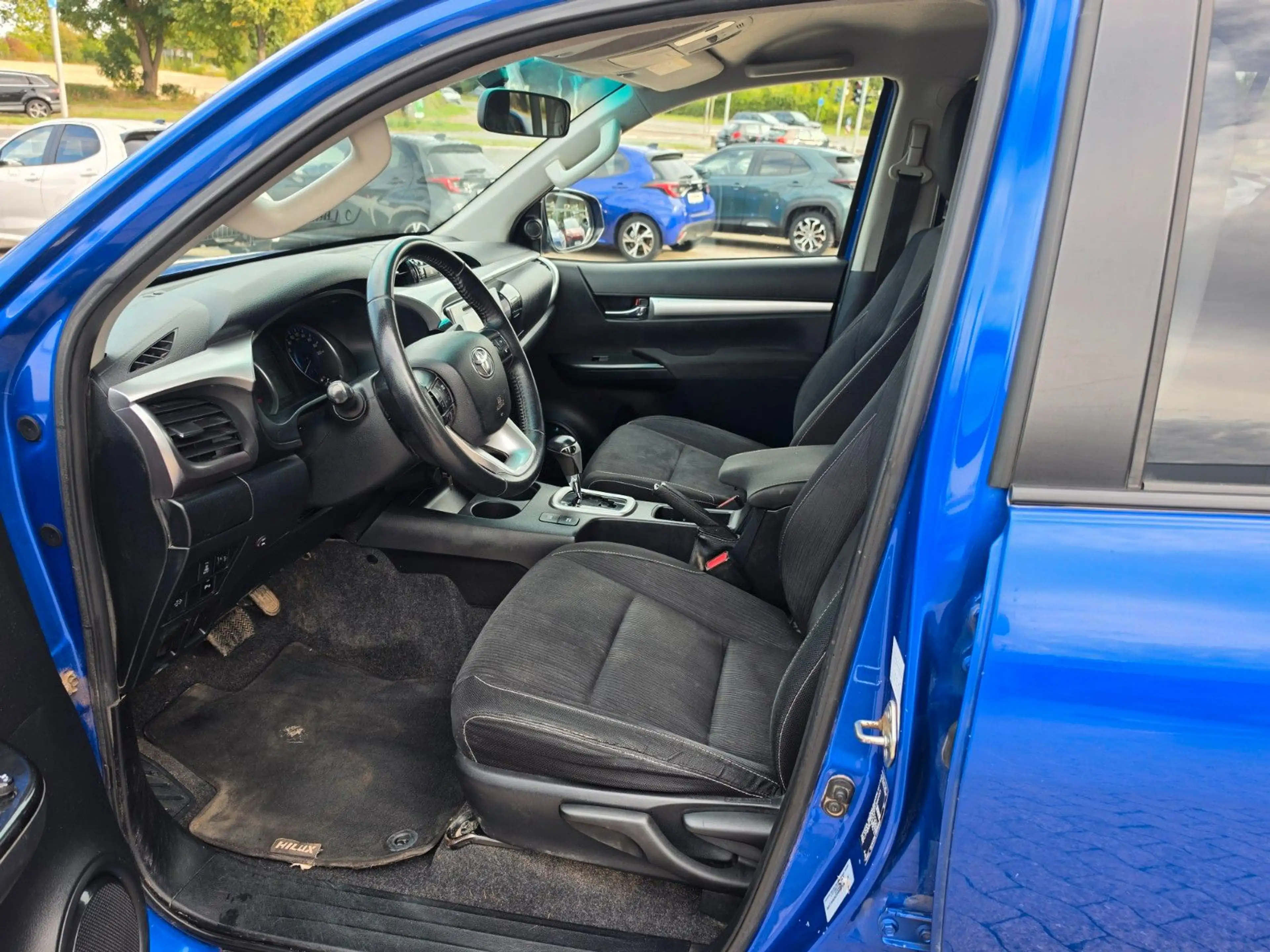Toyota Hilux Double Cab Comfort 4x4 — photo 5