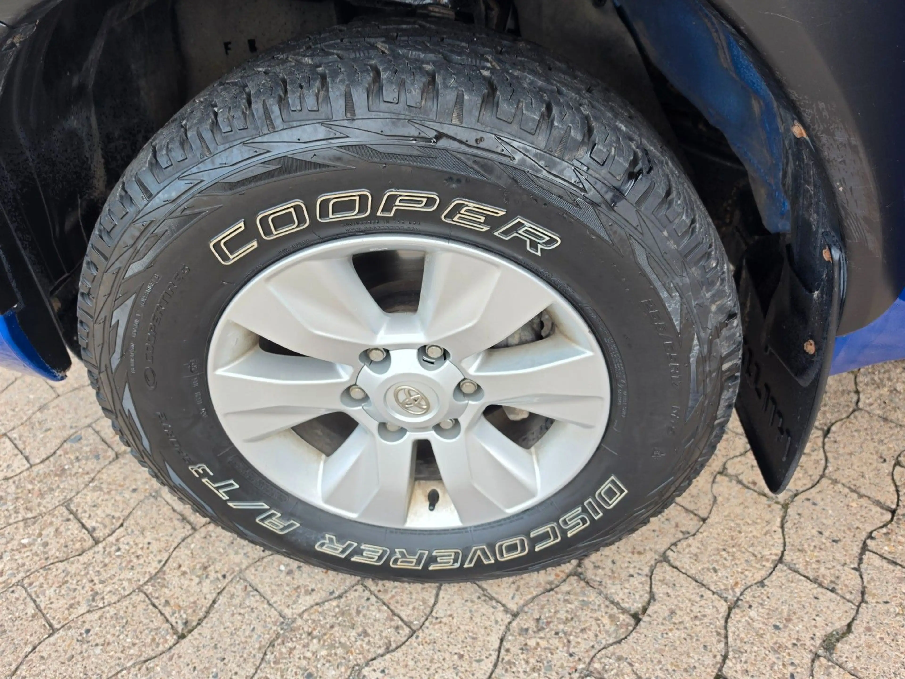 Toyota Hilux Double Cab Comfort 4x4 — photo 8