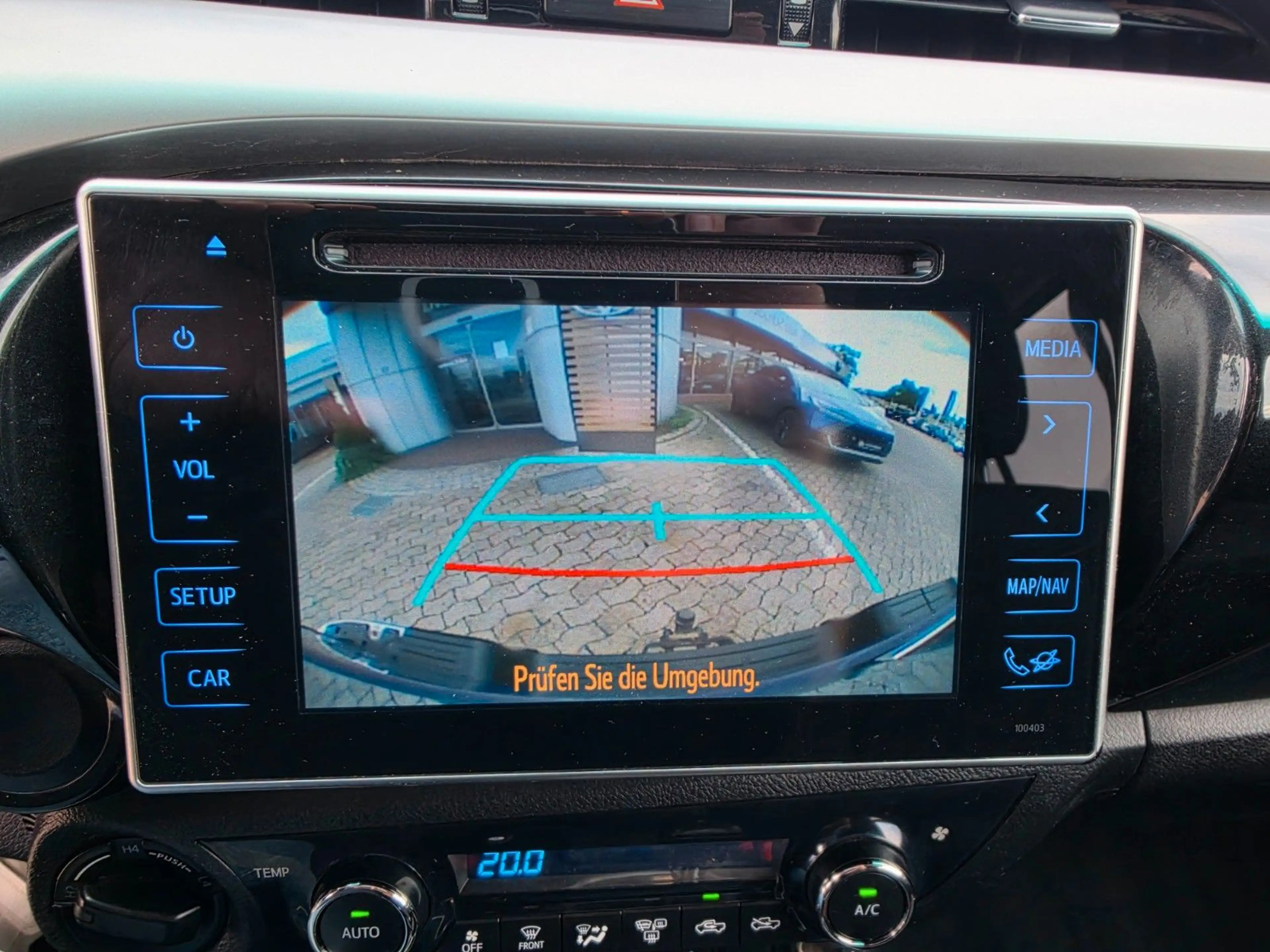 Toyota Hilux Double Cab Comfort 4x4 — photo 7