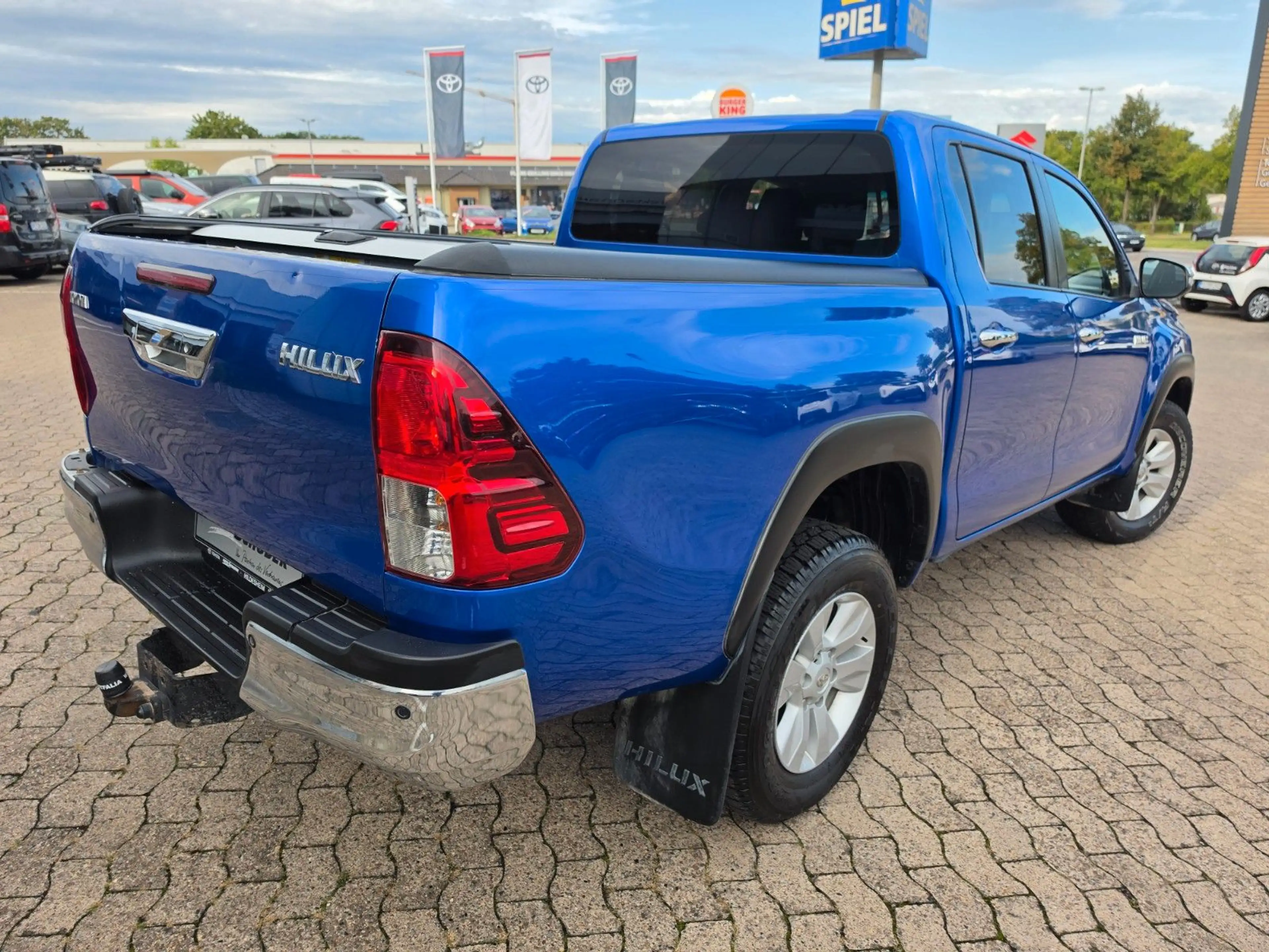 Toyota Hilux Double Cab Comfort 4x4 — photo 2