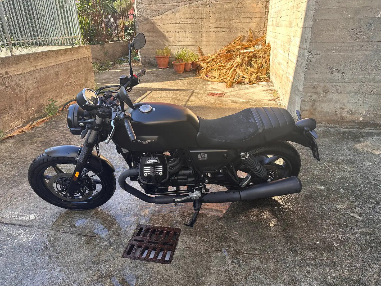 Moto Guzzi V 7 IV Stone V 7 Negru - 1