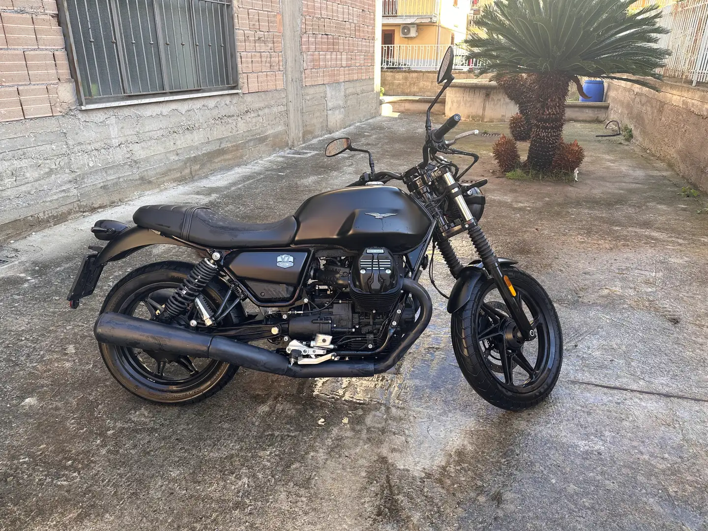 Moto Guzzi V 7 IV Stone V 7 Negru - 2