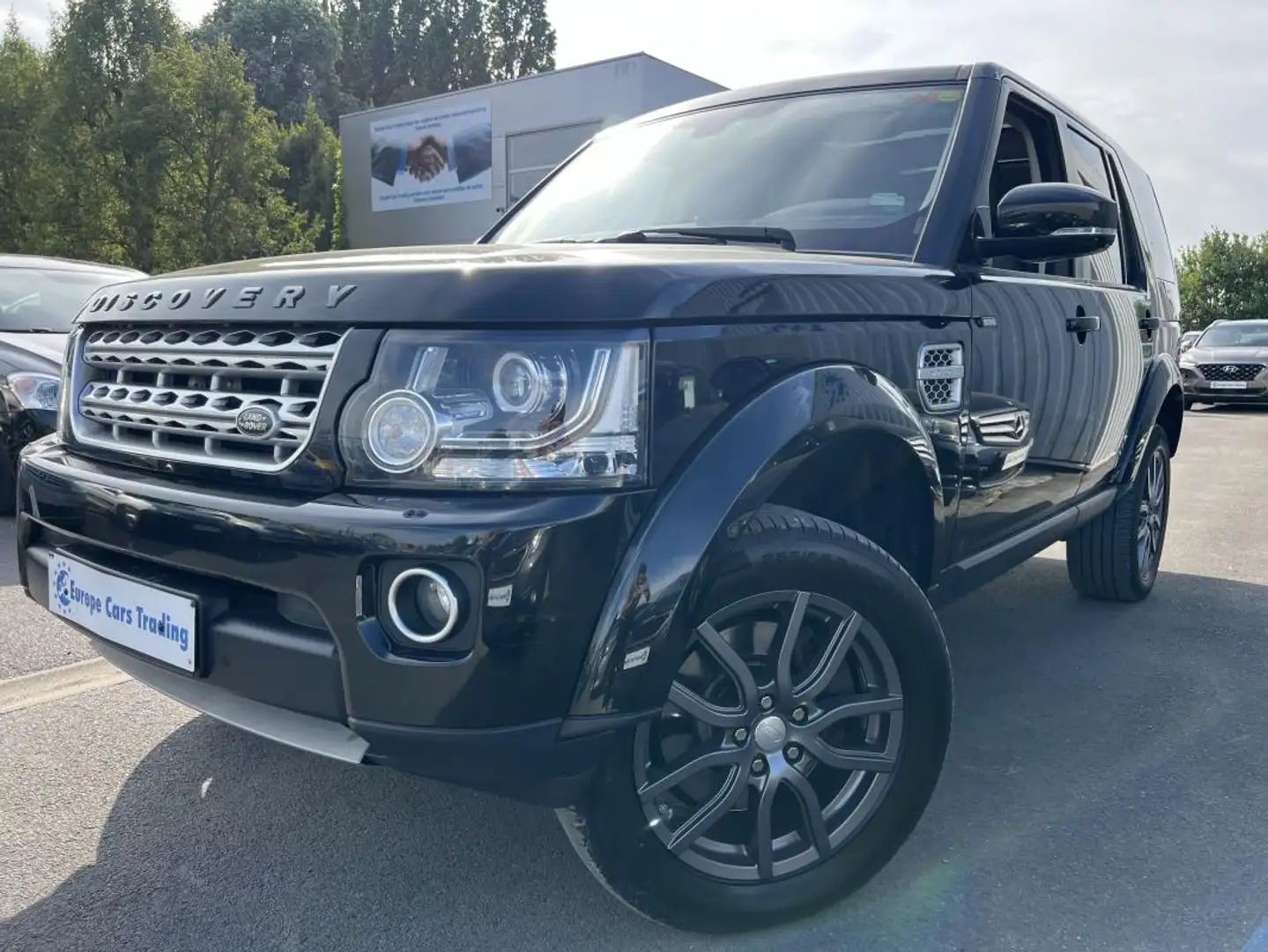 Land Rover Discovery IV PHASE 3 HSE 3.0SDV6 256 CH 1 ÈRE MAIN GAR 12M Zwart - 1