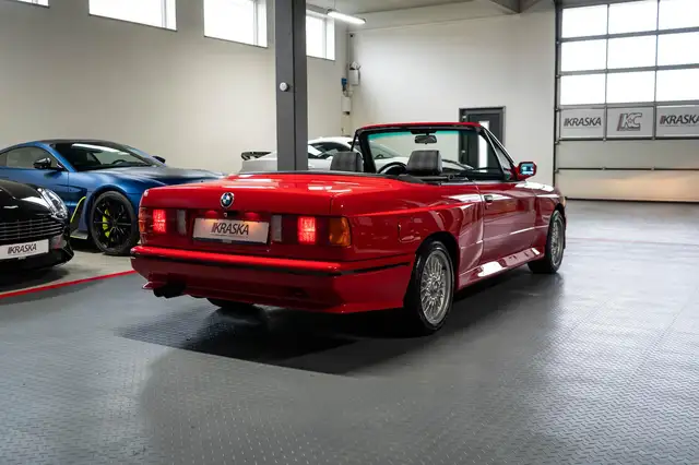 BMW M3 view 9