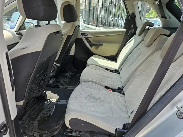 Citroen C4 Picasso view 12