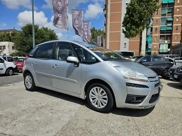 Citroen C4 Picasso view 2