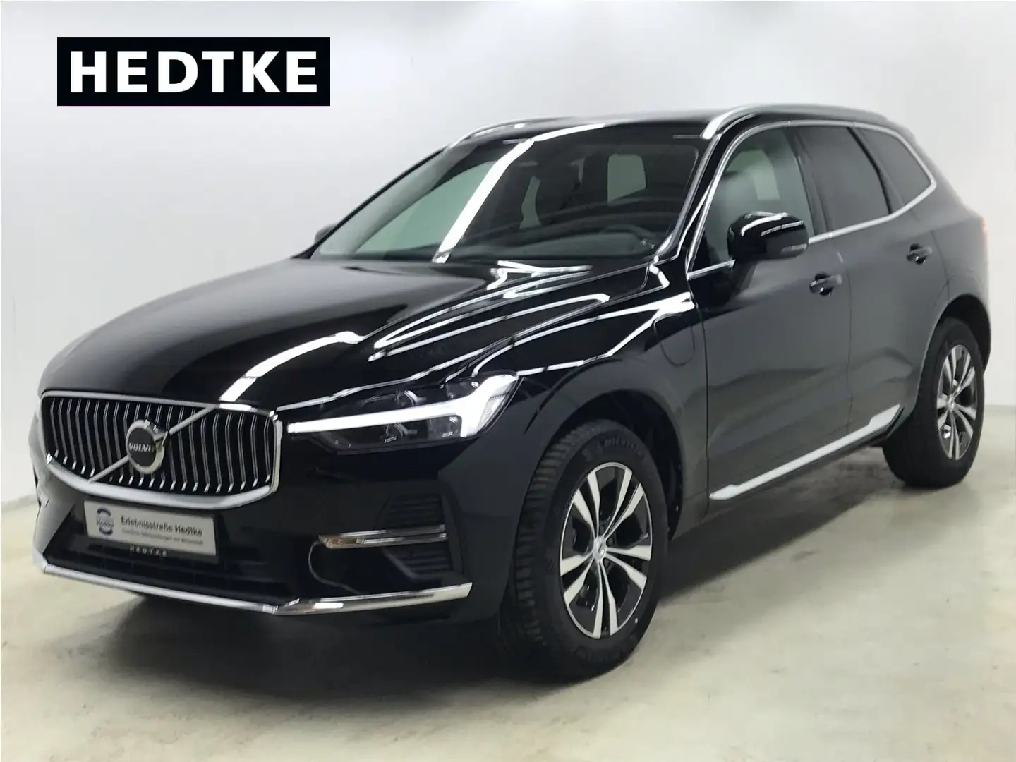 Volvo XC60 T6 Recharge AWD Inscription Expr. 18"+AHK Černá - 1