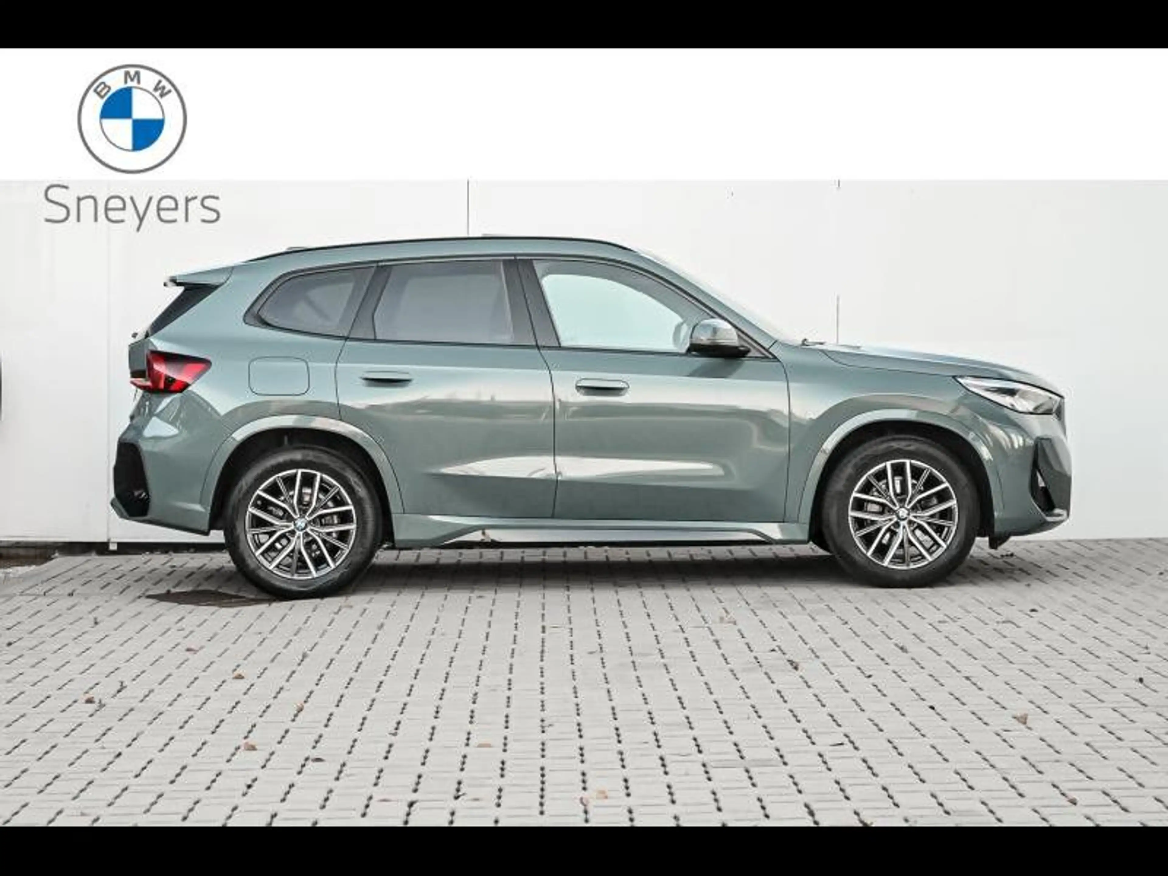 BMW X1 sDrive18i — photo 3
