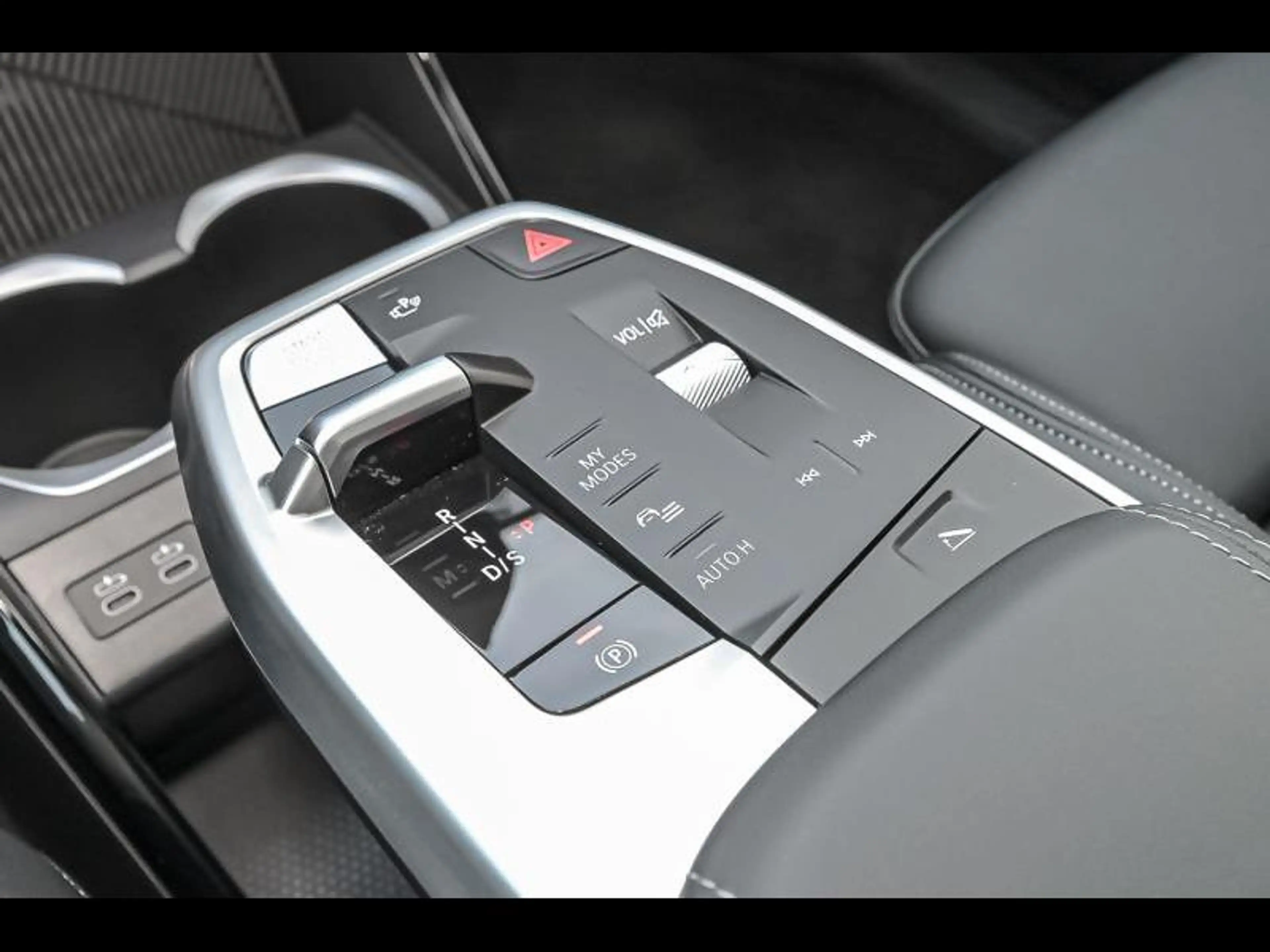 BMW X1 sDrive18i — photo 11