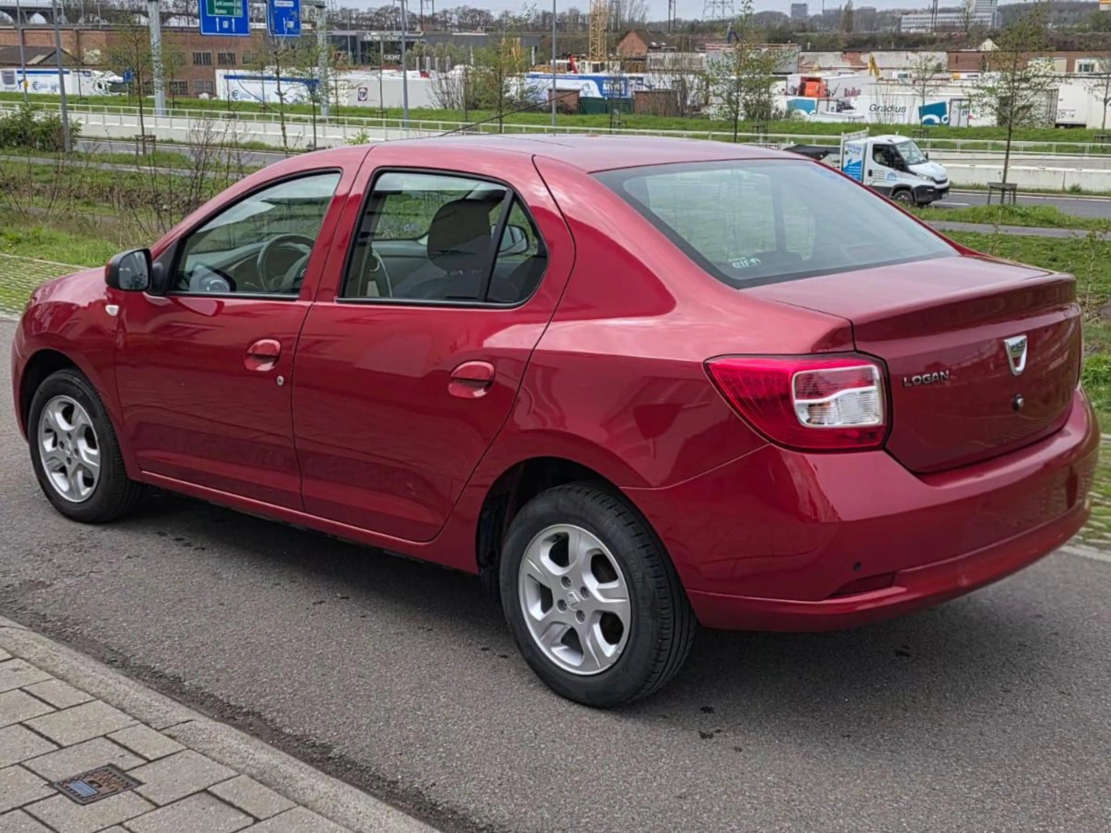 Dacia Logan Logan 1.2i Anniversary 2 — photo 6