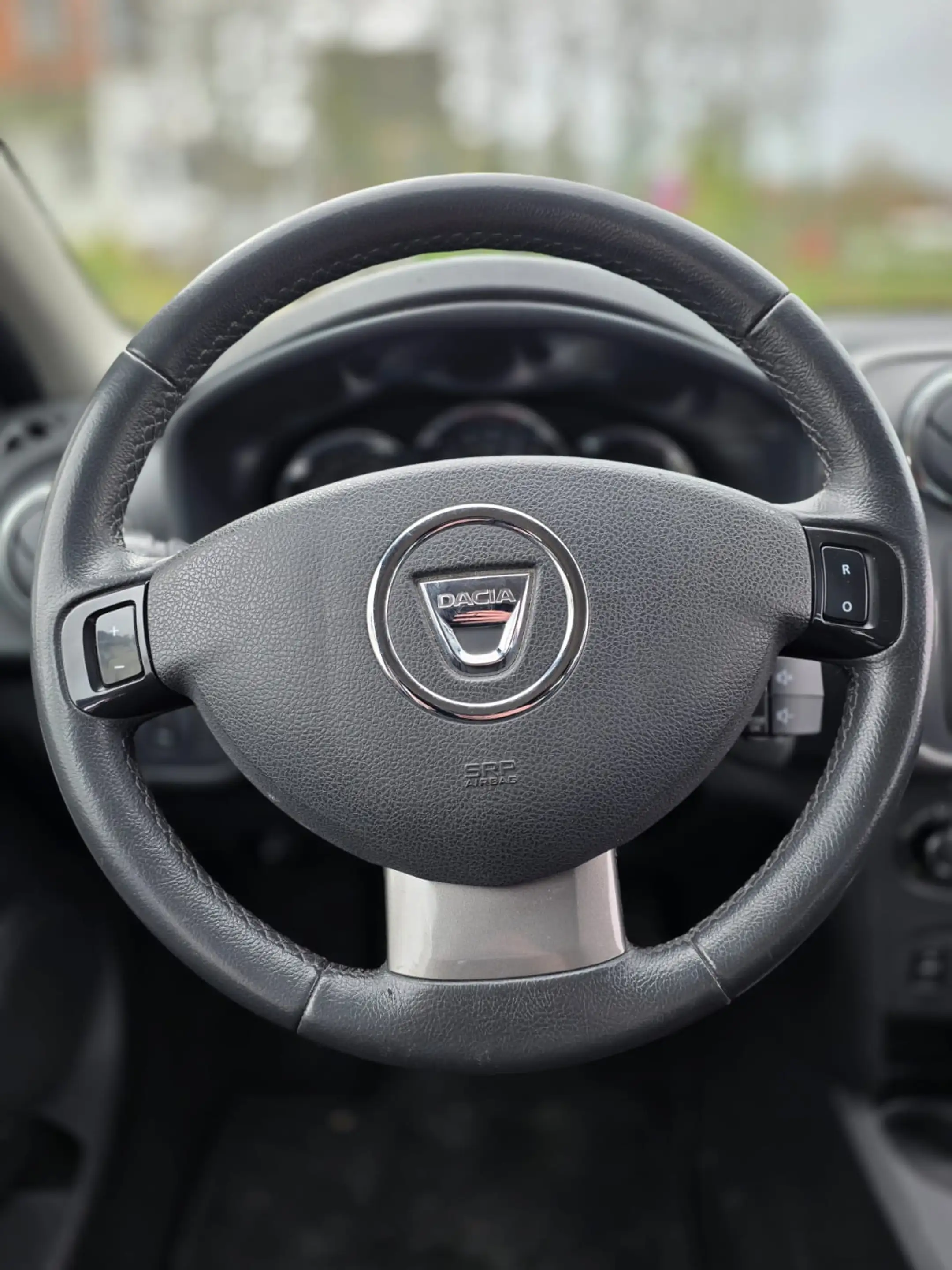 Dacia Logan Logan 1.2i Anniversary 2 — photo 11