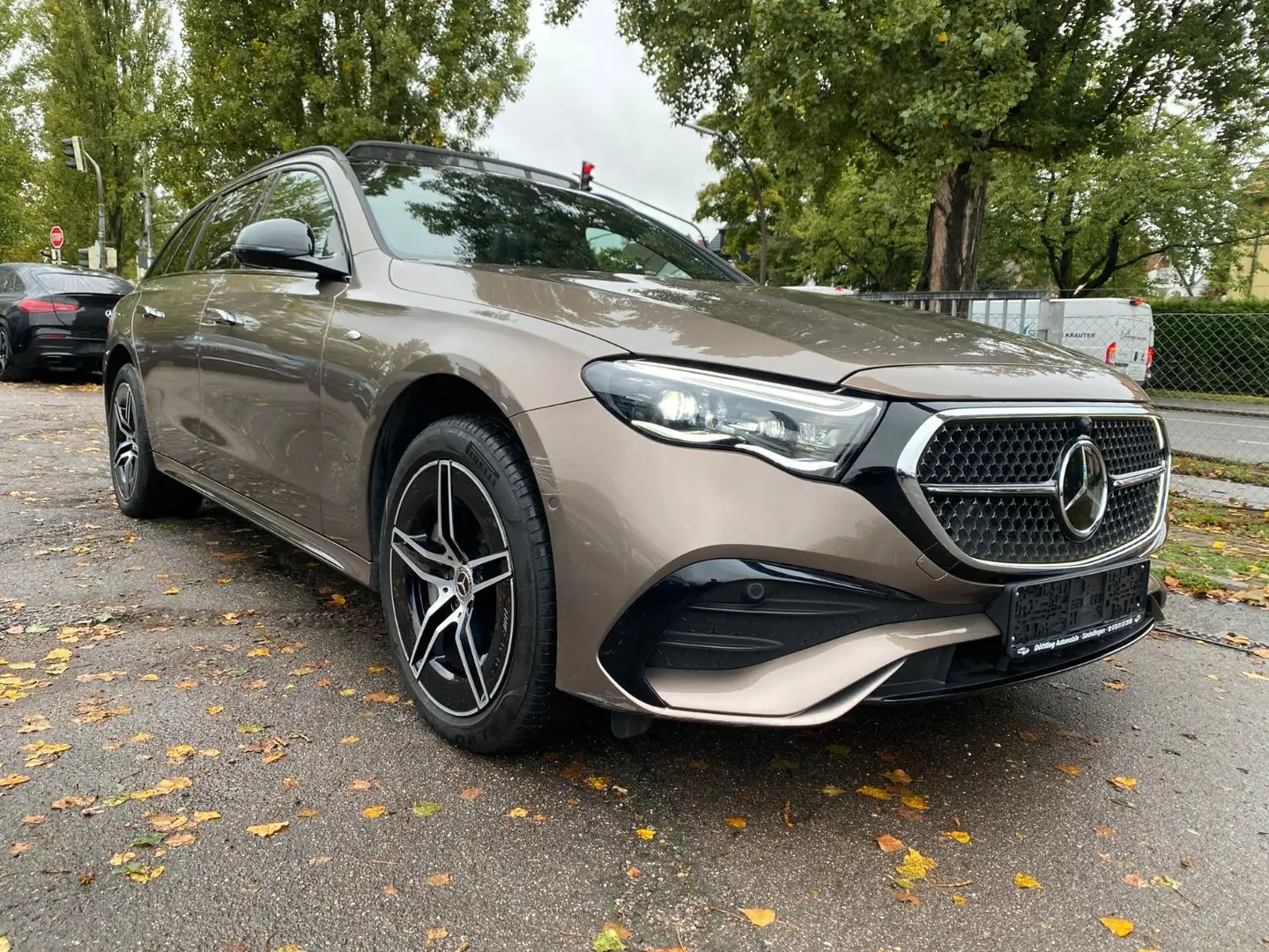 Mercedes-Benz E 300 T de 4M AMG Prem+/Pano/AHK/Airm/HuD/Night* Brun - 1