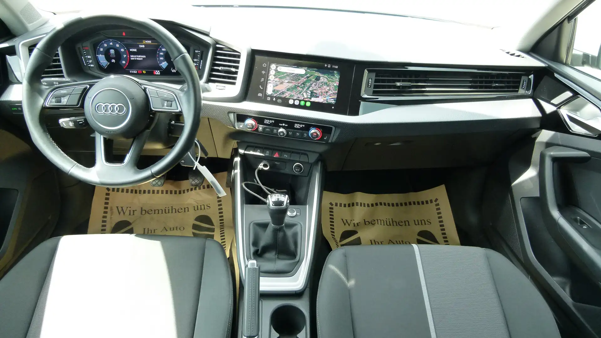 Audi A1 SB 25 TFSI Intense Citycarver Grau - 2
