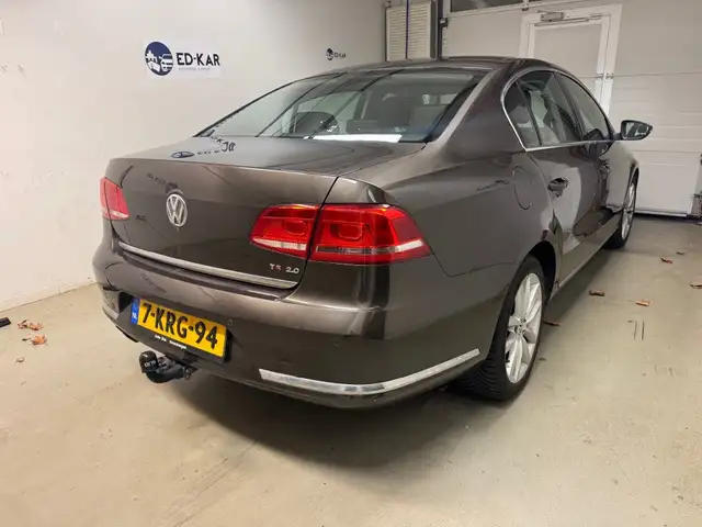Volkswagen Passat view 7