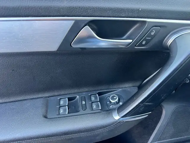 Volkswagen Passat view 18