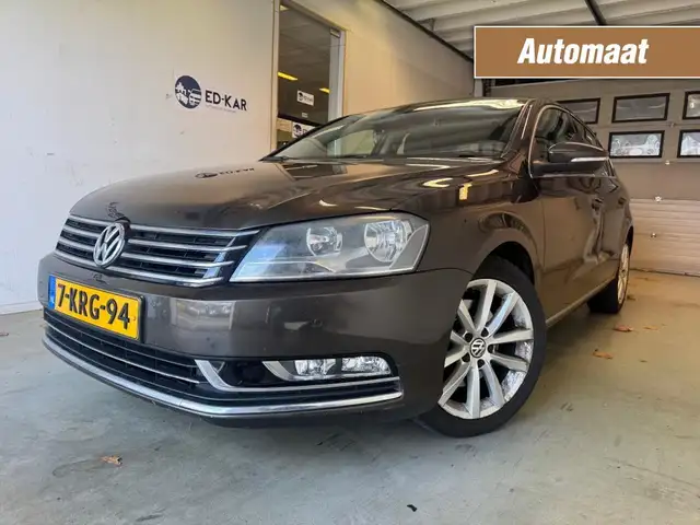 2013 Volkswagen Passat in Brown for sale